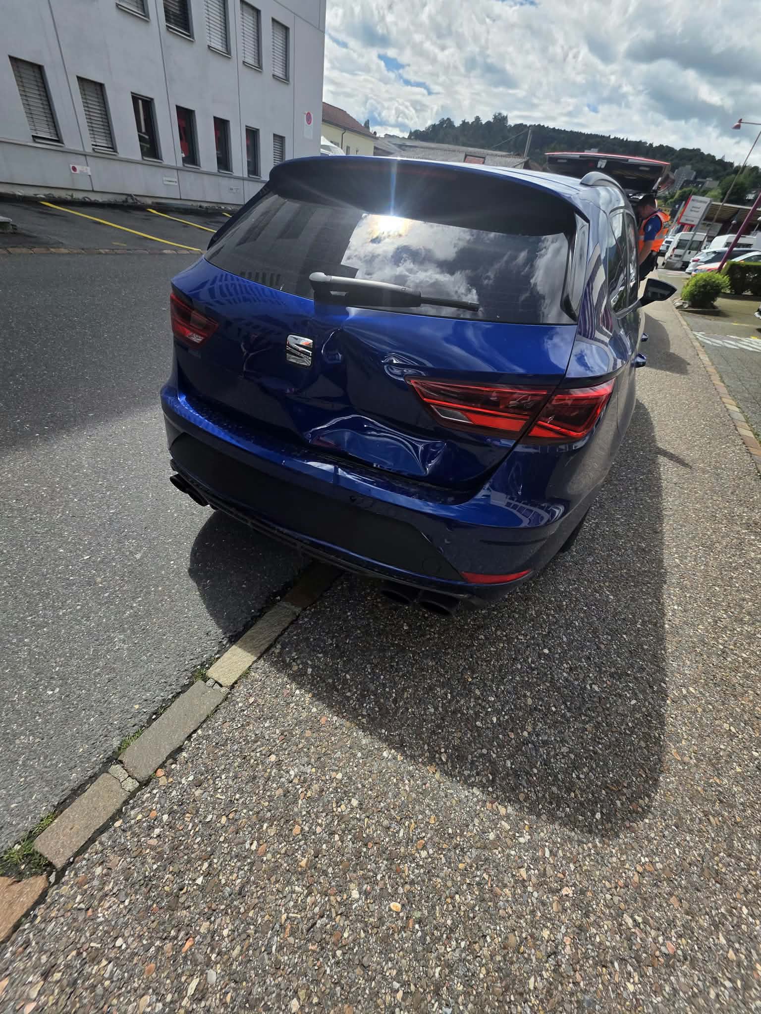 SEAT 2.0 TSI 370 Cupra 4Drive DSG-image-4