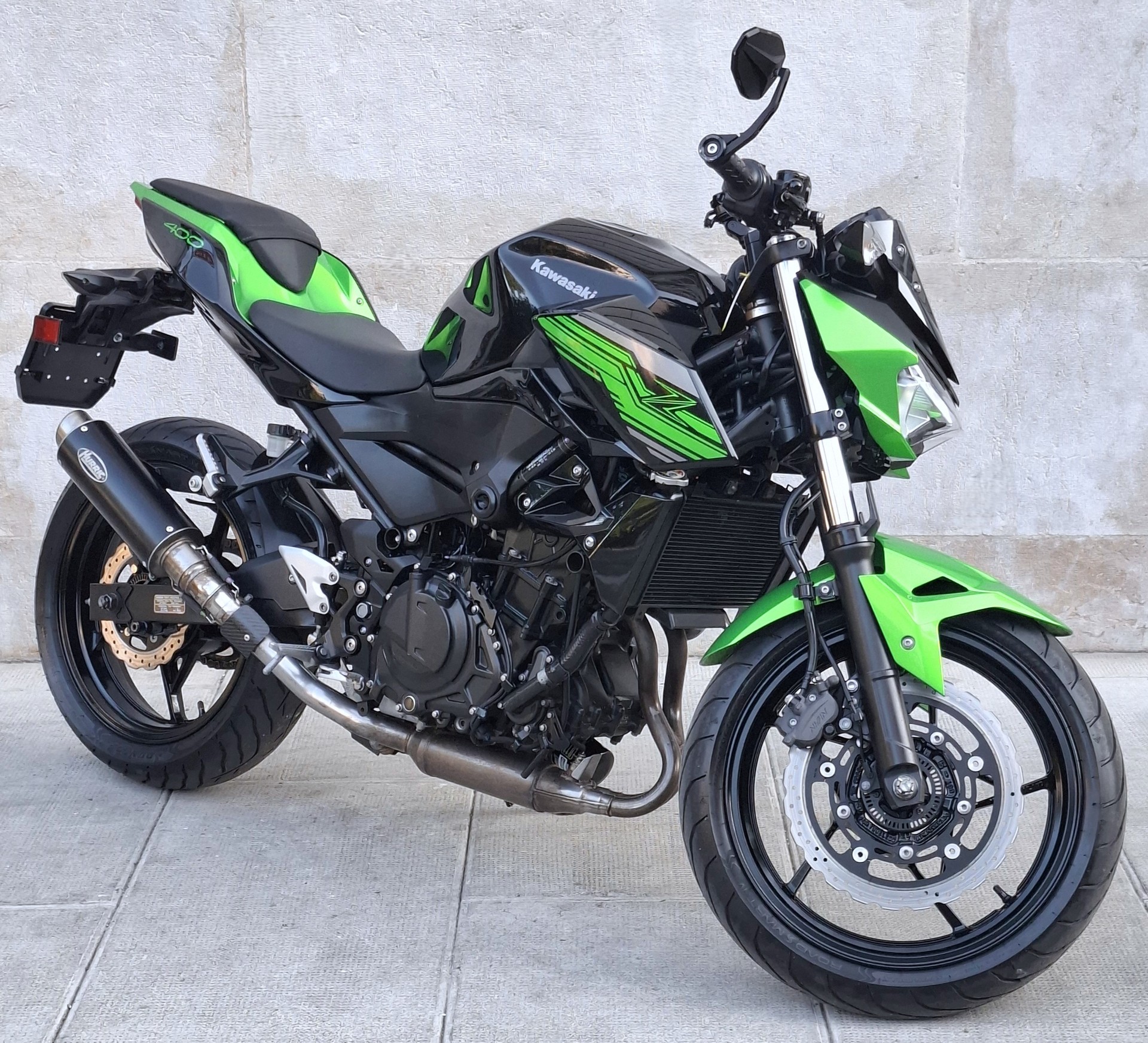 KAWASAKI Z 400 ABS-showroom-element-1