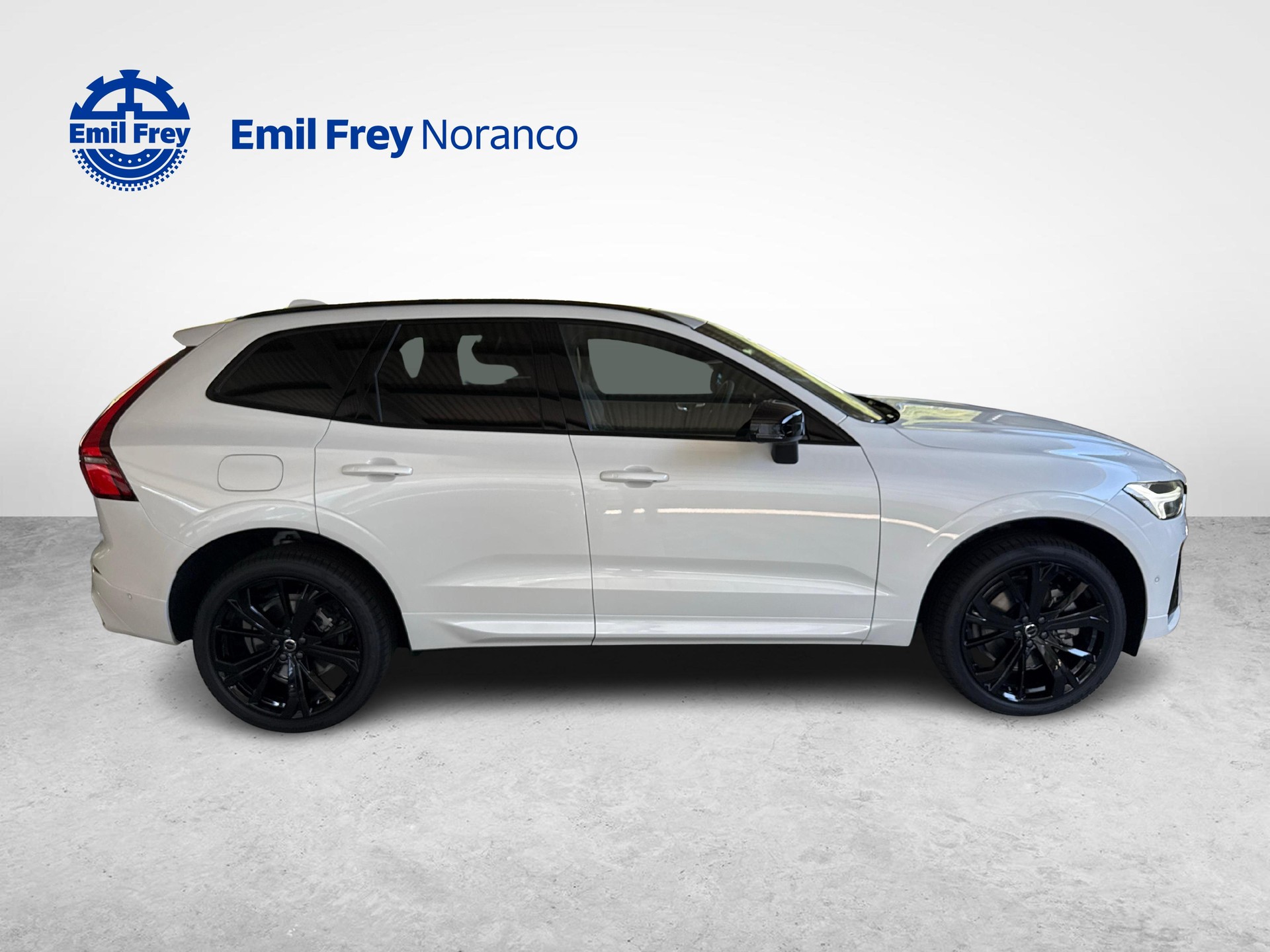 VOLVO XC60 2.0 T6 TE Black Edition eAWD-image-3