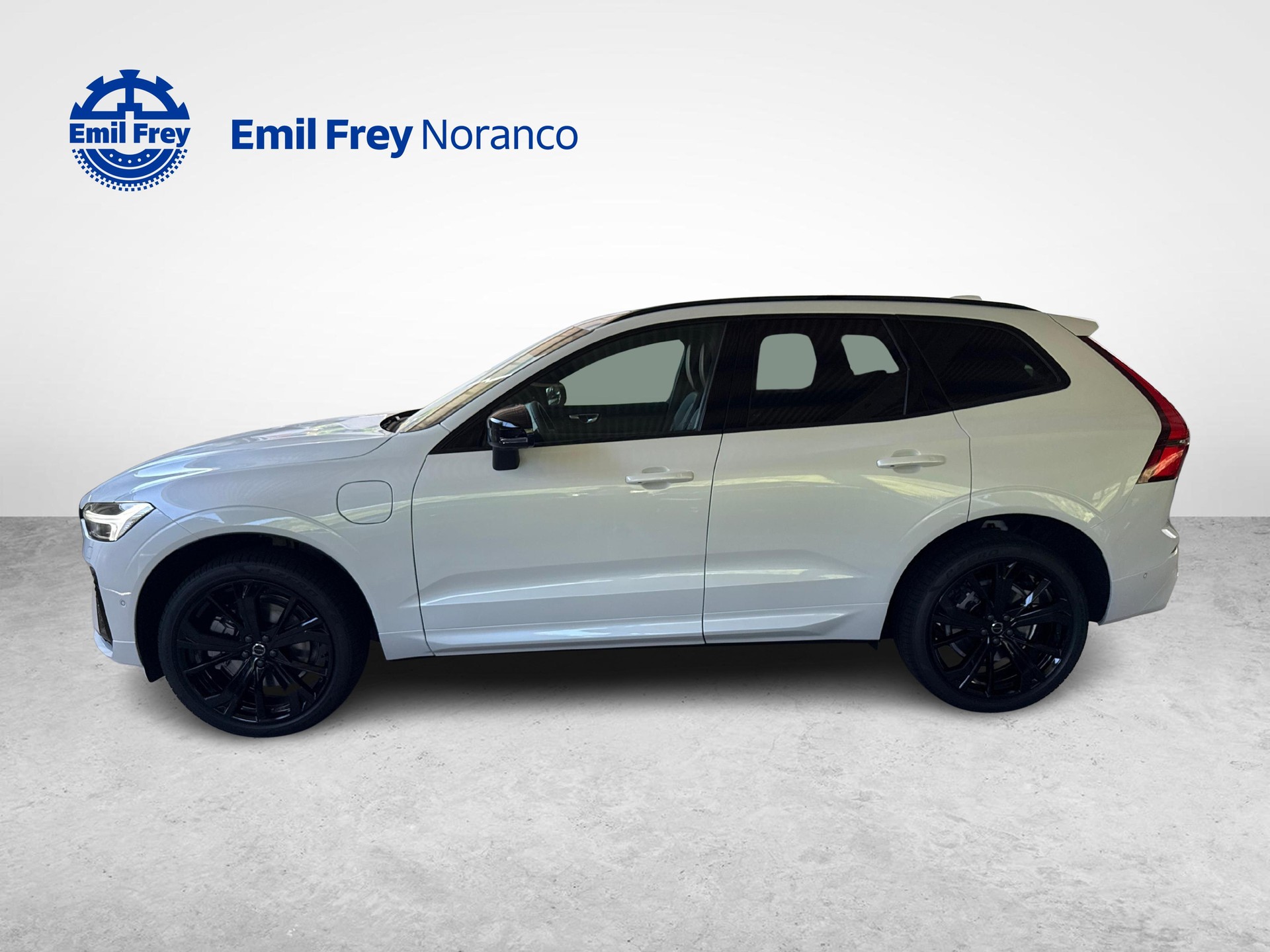 VOLVO XC60 2.0 T6 TE Black Edition eAWD-image-2