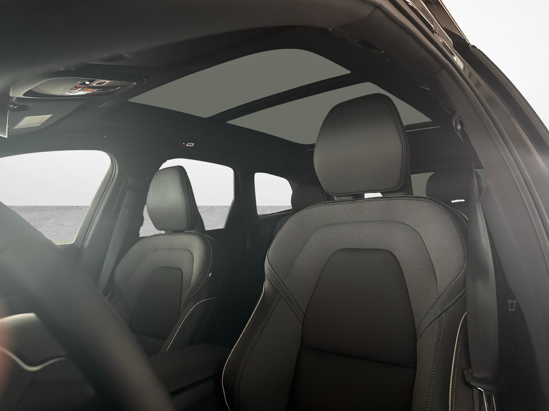 VOLVO XC60 2.0 T6 TE Black Edition eAWD-image-6