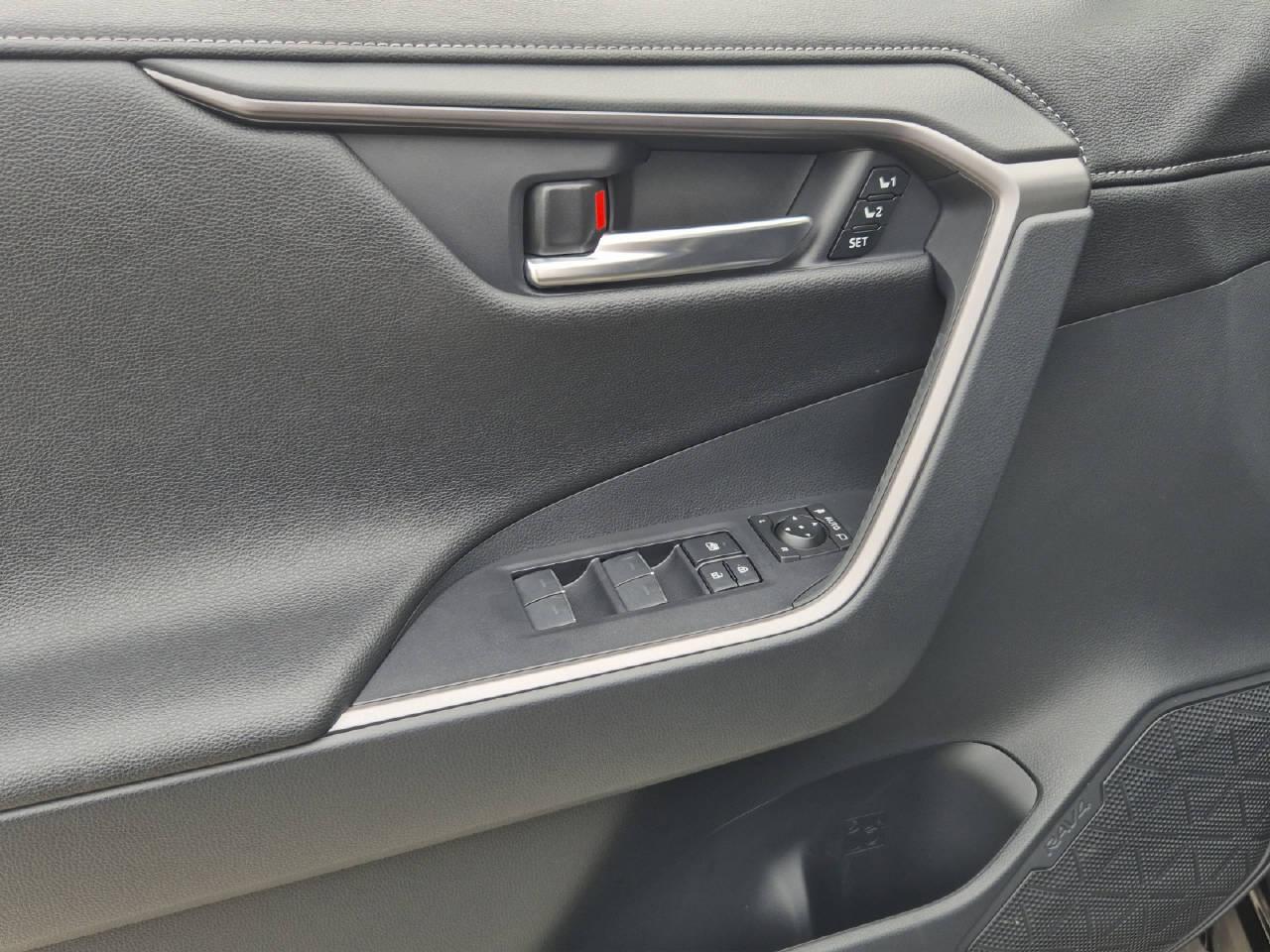 TOYOTA RAV4 2.5 Plug-In-Hybrid GR Sport-image-16