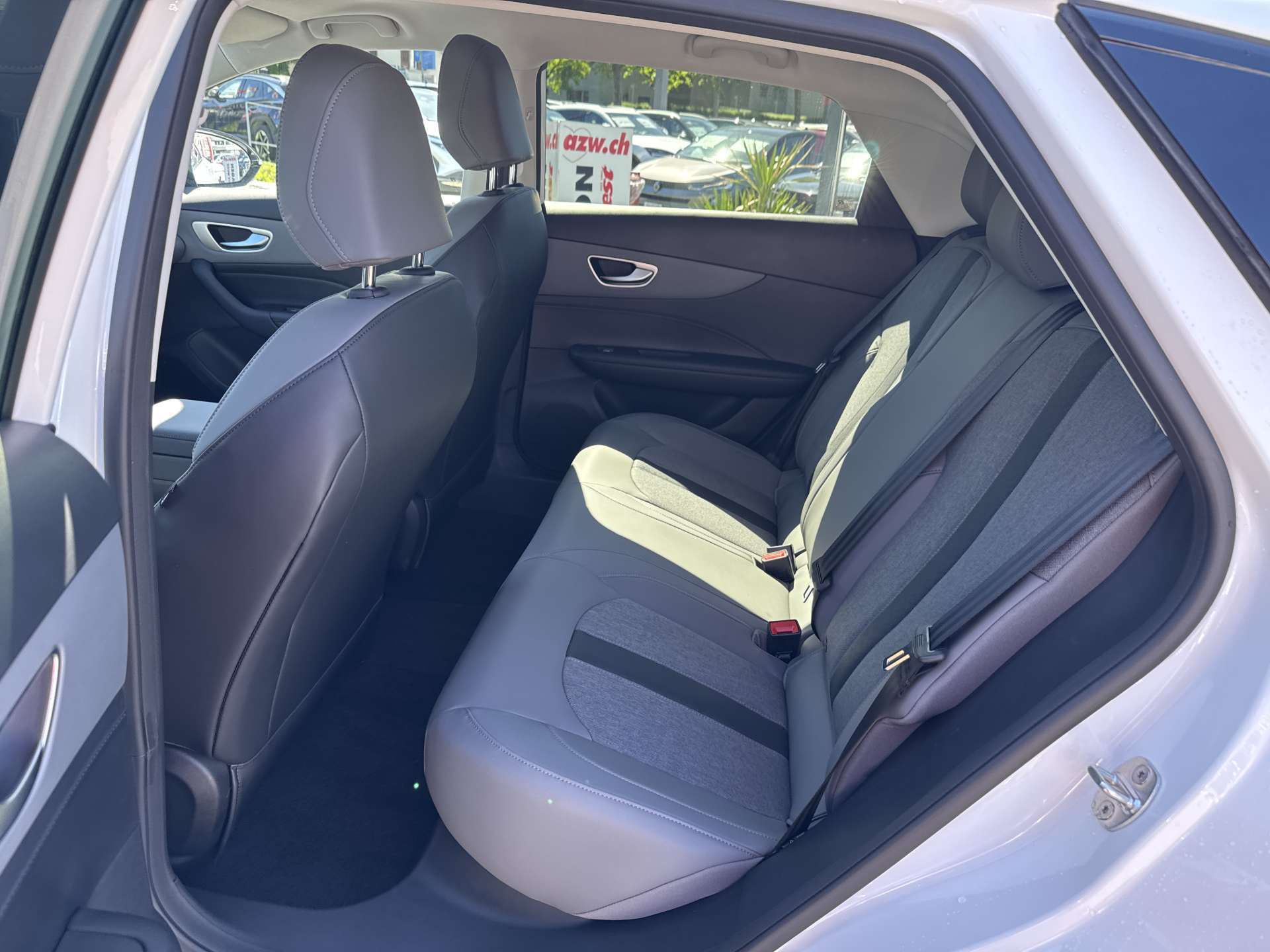 MG 4 EV 64kWh Premium Facelift Automat-image-6