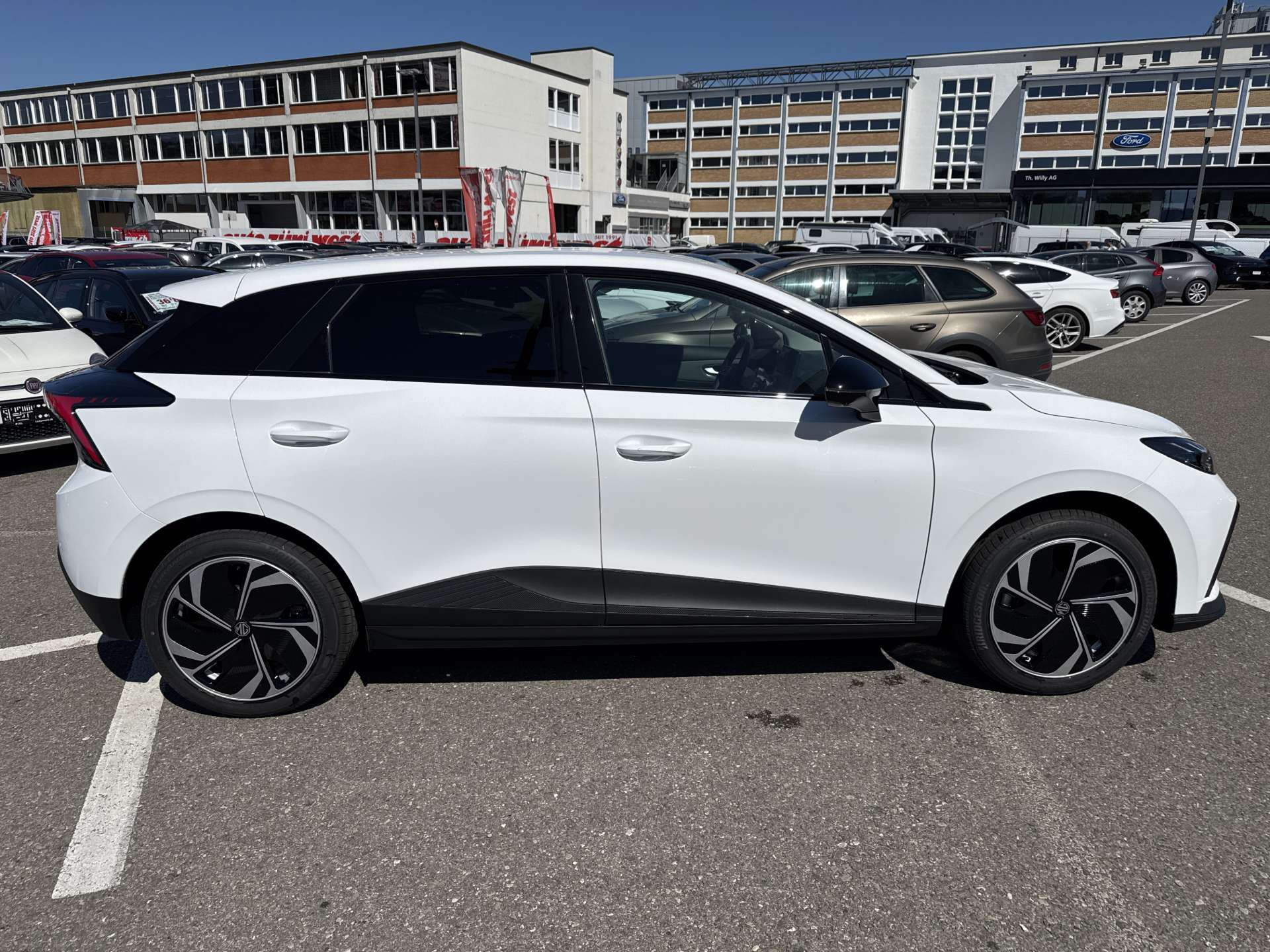 MG 4 EV 64kWh Premium Facelift Automat-image-10