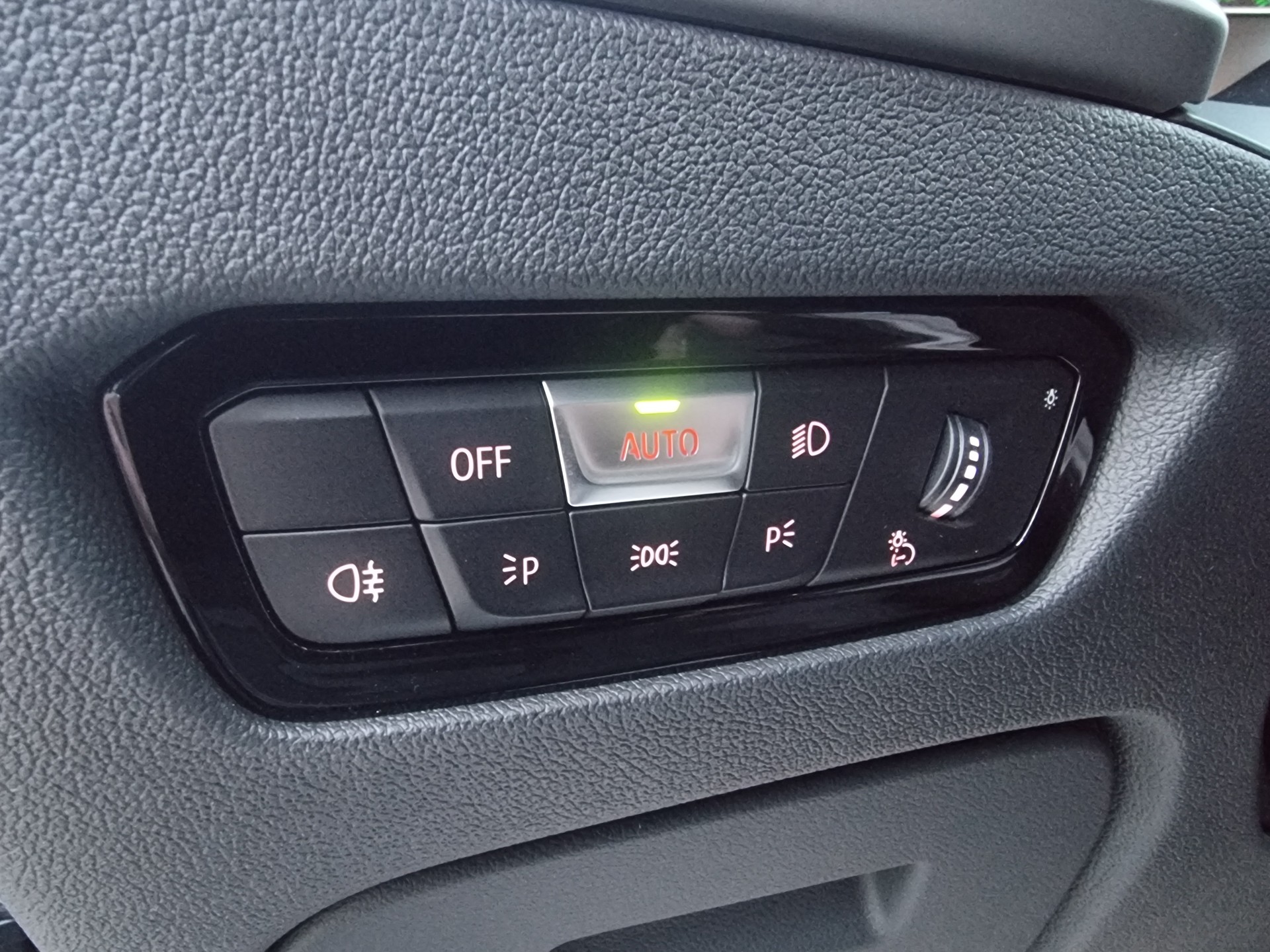 BMW 330i Touring xDrive Steptronic-image-6