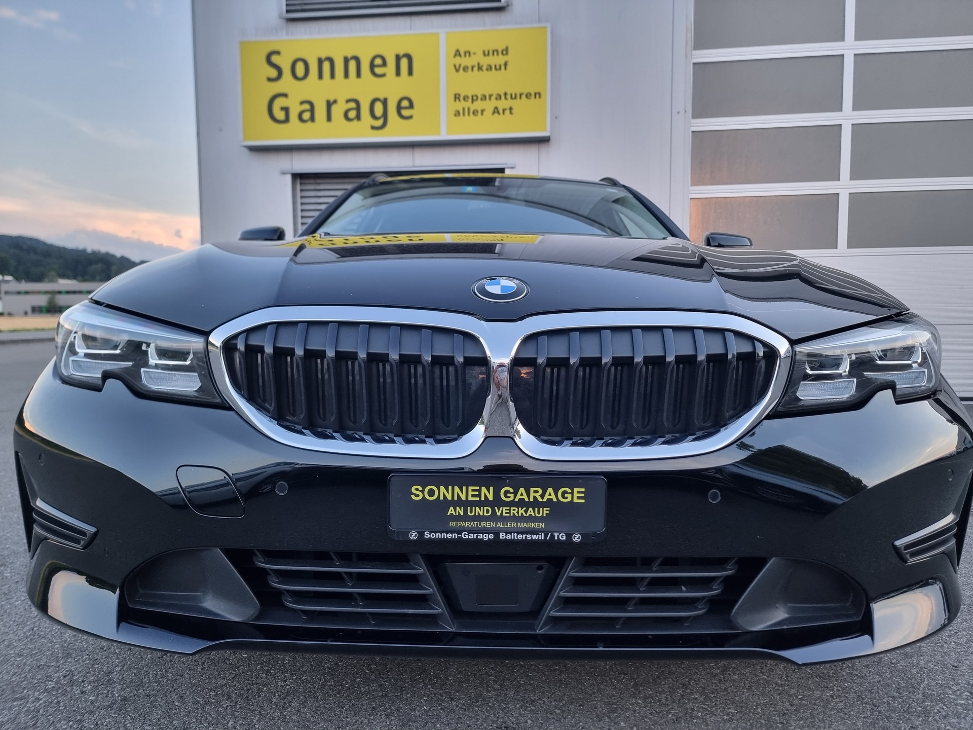 BMW 330i Touring xDrive Steptronic-image-1