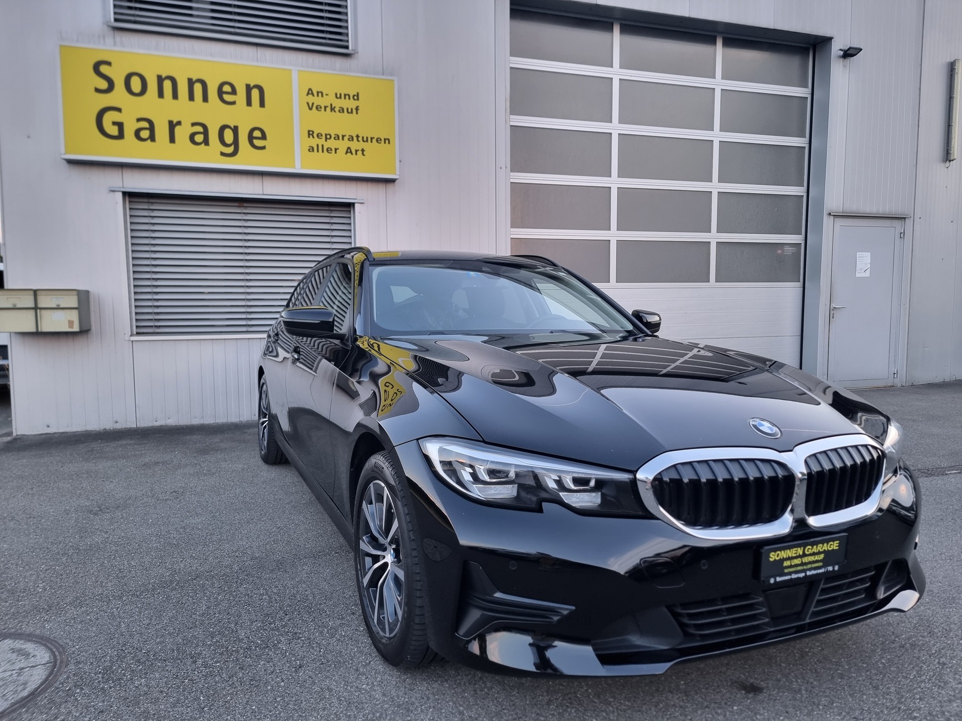 BMW 330i Touring xDrive Steptronic-image-2