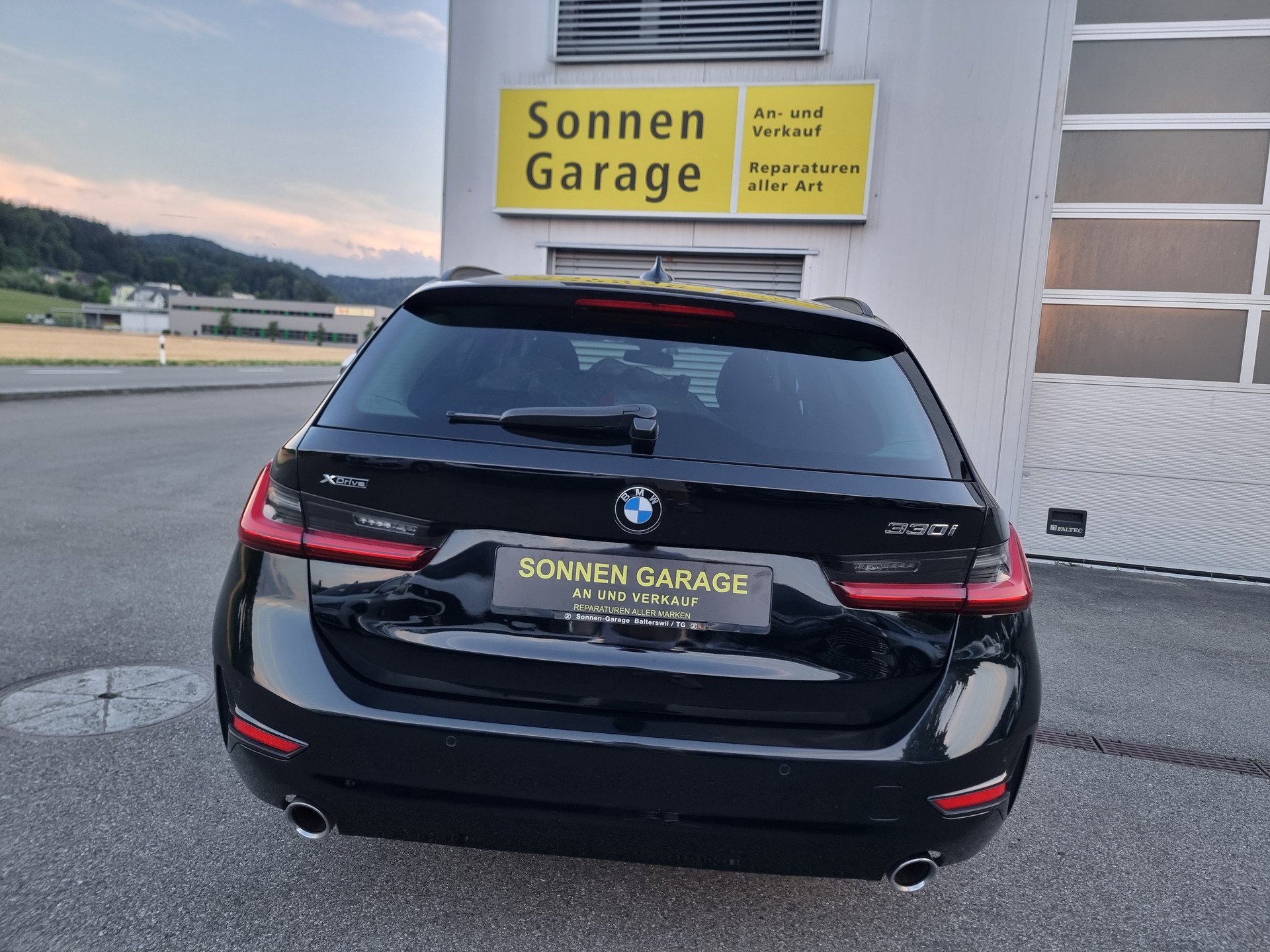 BMW 330i Touring xDrive Steptronic-image-11