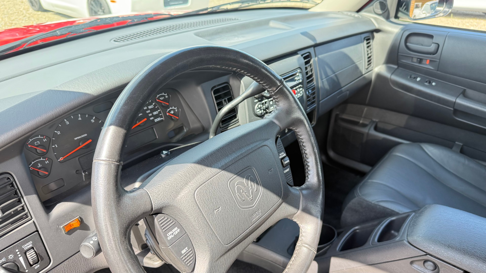 DODGE Dakota 4.7 Pick-up-showroom-element-2