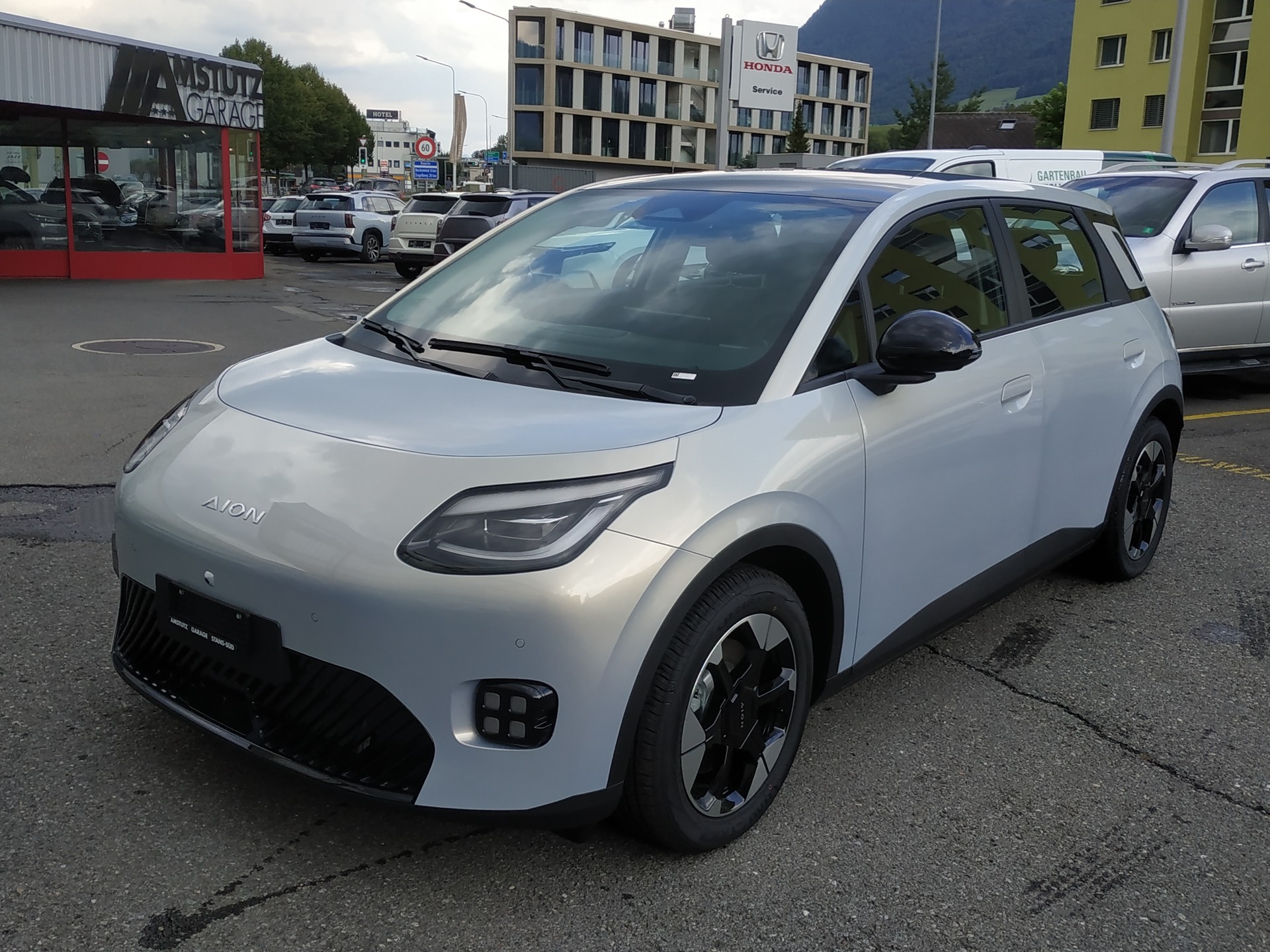 GAC AION UT-image-2