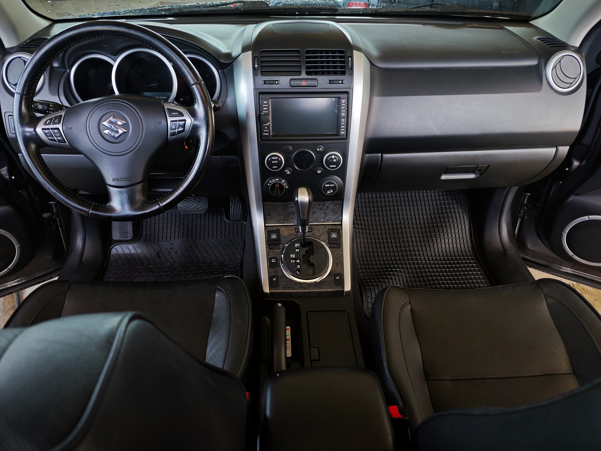 SUZUKI Grand Vitara 3.2 24V V6 GL Top-image-15