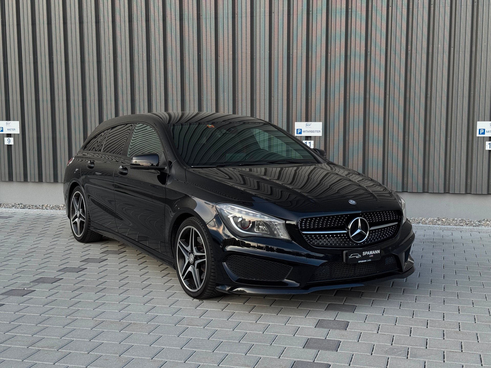 MERCEDES-BENZ CLA Shooting Brake 250 AMG Line 7G-DCT 4Matic-image-11
