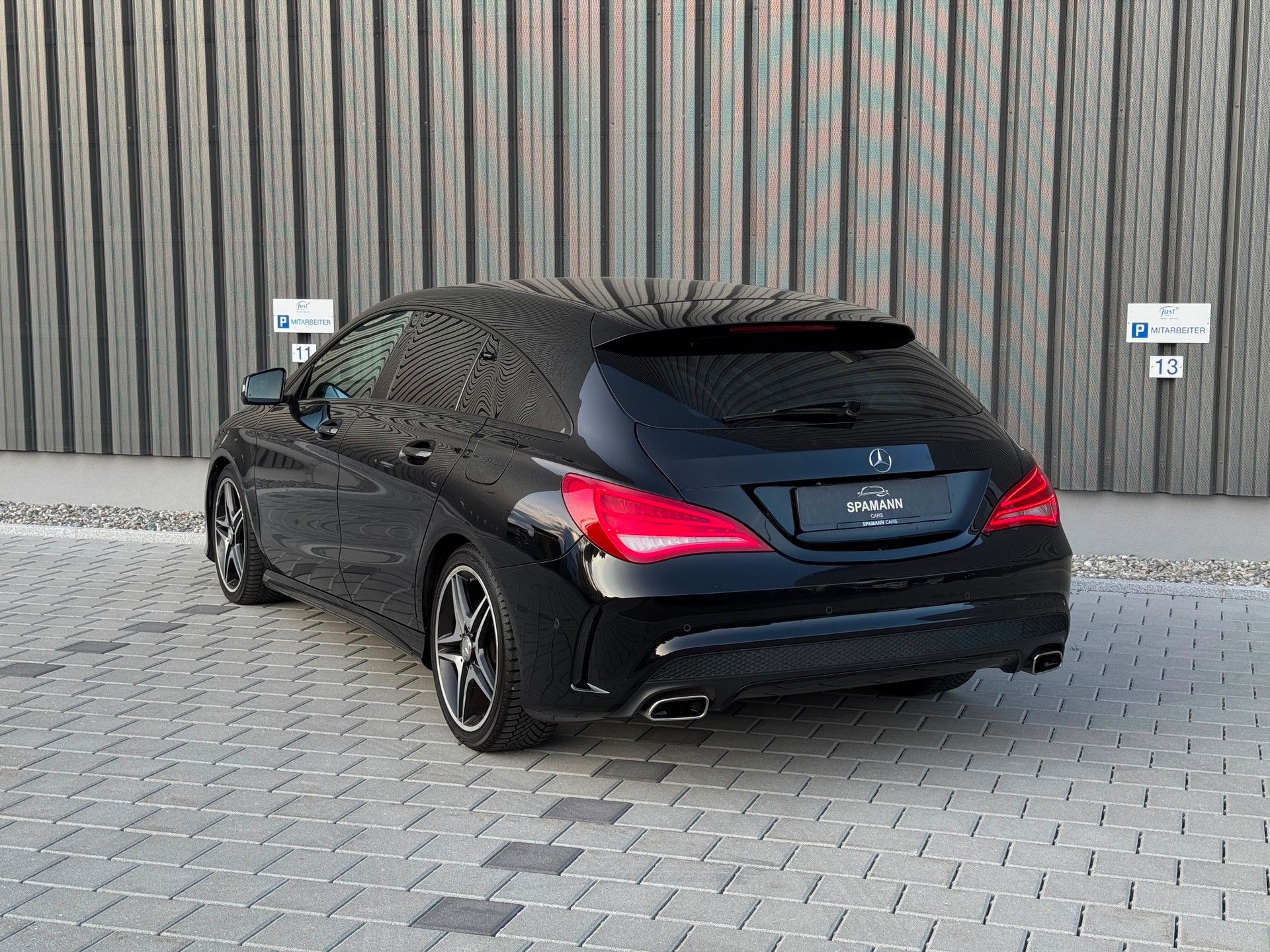 MERCEDES-BENZ CLA Shooting Brake 250 AMG Line 7G-DCT 4Matic-image-7