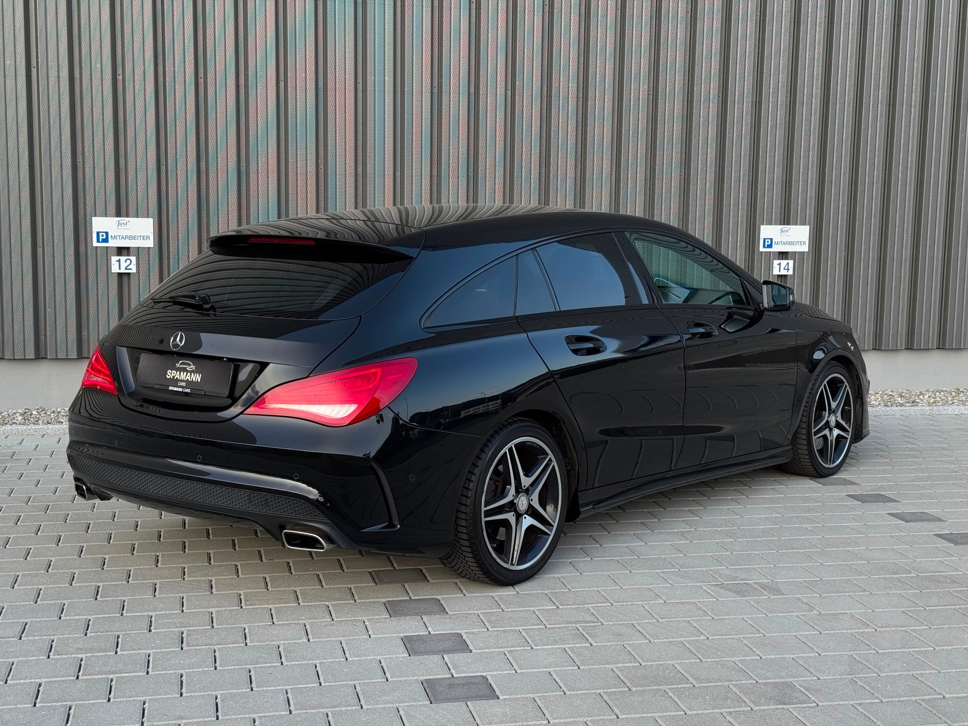 MERCEDES-BENZ CLA Shooting Brake 250 AMG Line 7G-DCT 4Matic-image-8