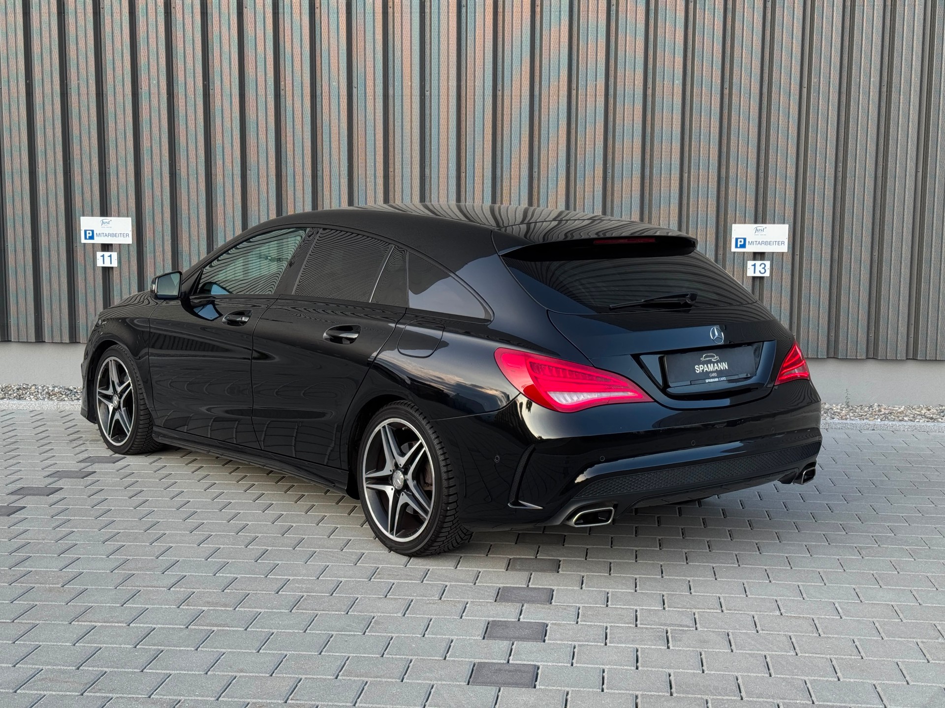 MERCEDES-BENZ CLA Shooting Brake 250 AMG Line 7G-DCT 4Matic-image-5