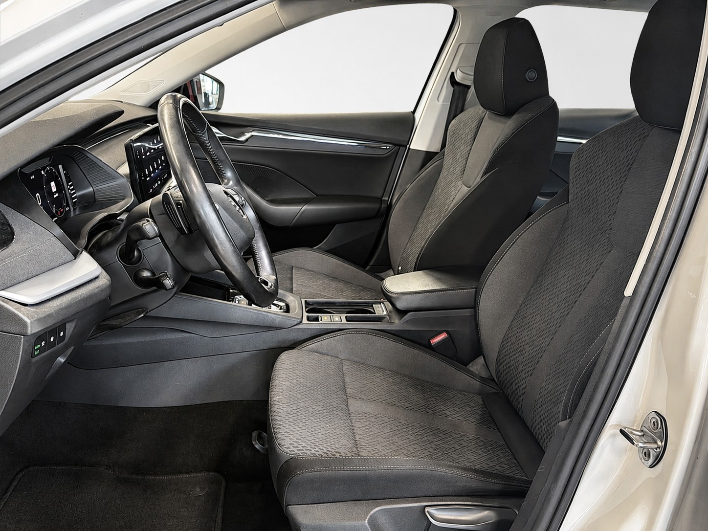 SKODA Octavia Combi 2.0 TDI DSG Style 4x4-image-3
