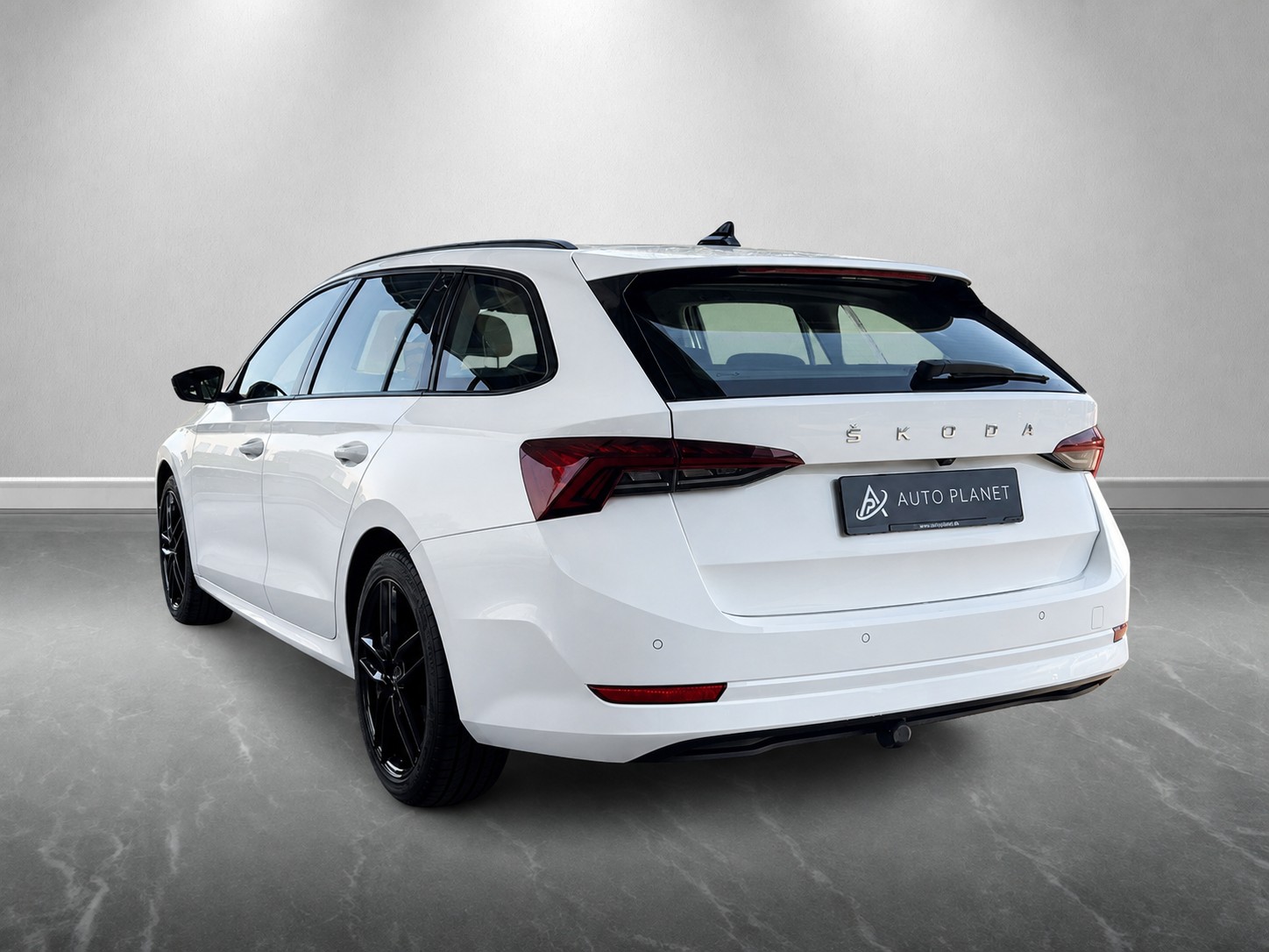 SKODA Octavia Combi 2.0 TDI DSG Style 4x4-image-2
