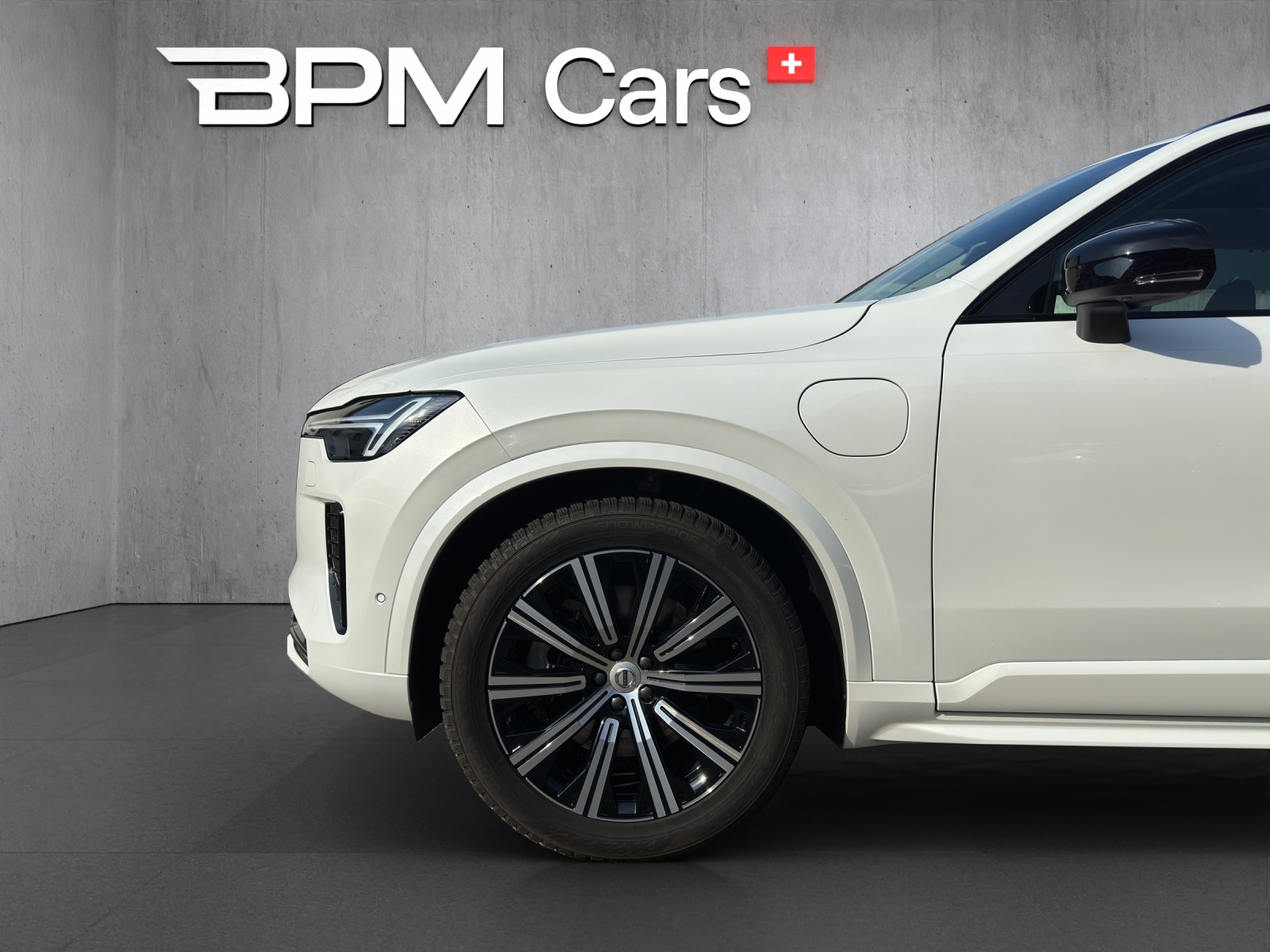 VOLVO XC90 2.0 T8 TE Ultra Dark eAWD-showroom-element-3