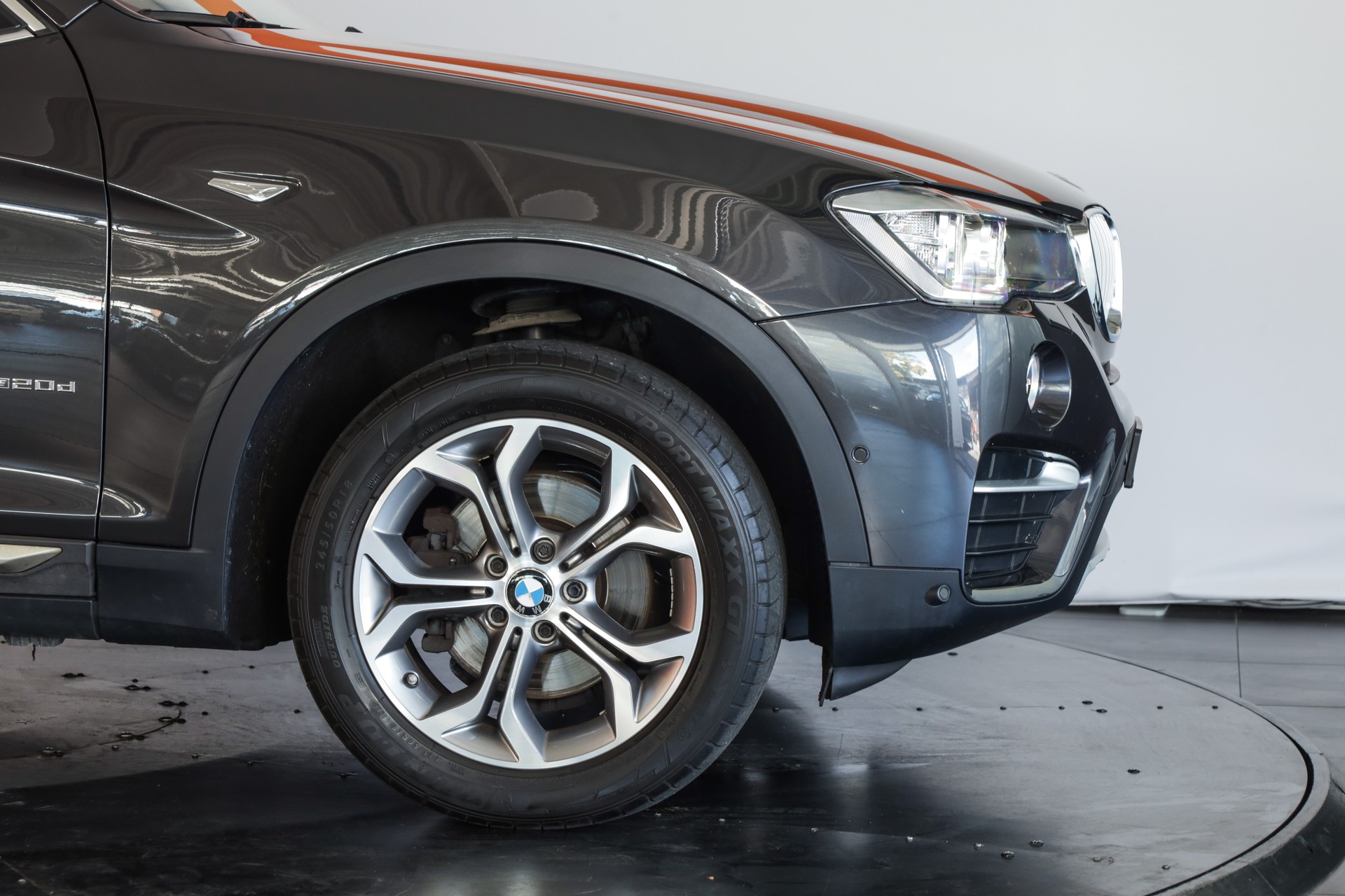 BMW X4 xDrive 20d xLine Steptronic-image-16