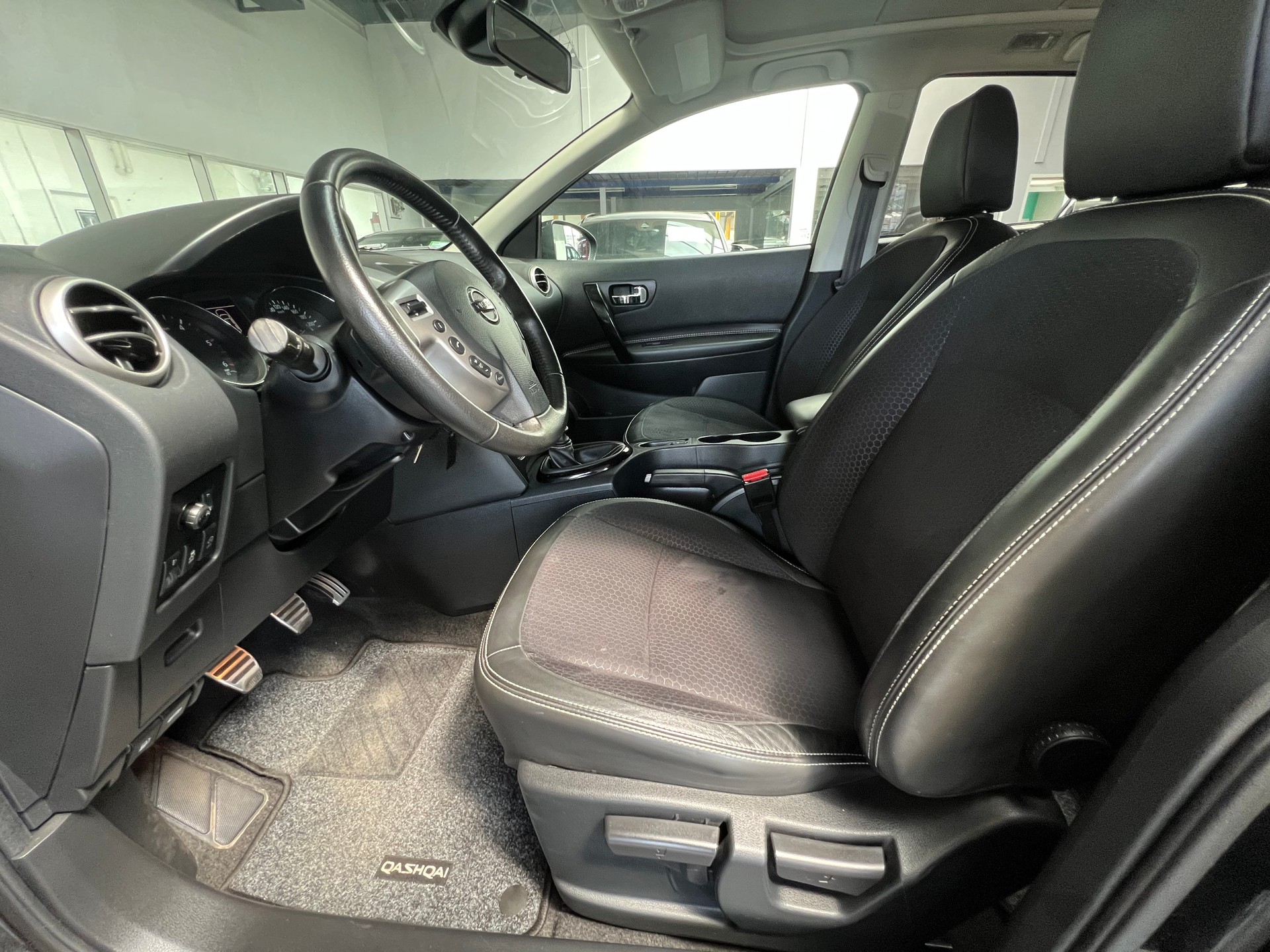 NISSAN Qashqai 1.6 dCi iStop 360-image-8