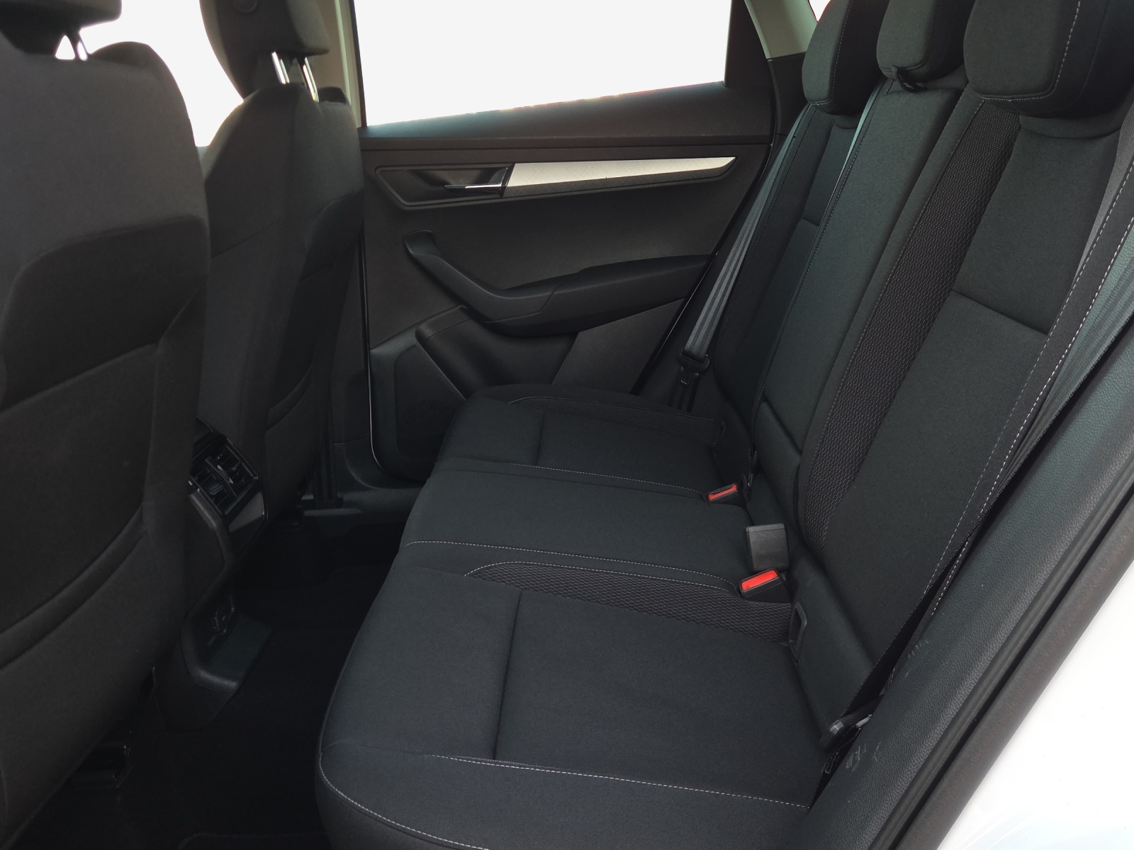 SKODA Karoq 2.0 TDI CR Selection 4x4 DSG-image-11