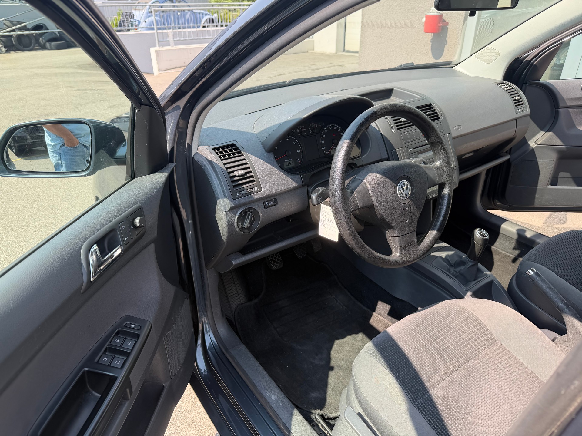 VW Polo 1.4 16V Trendline-image-6