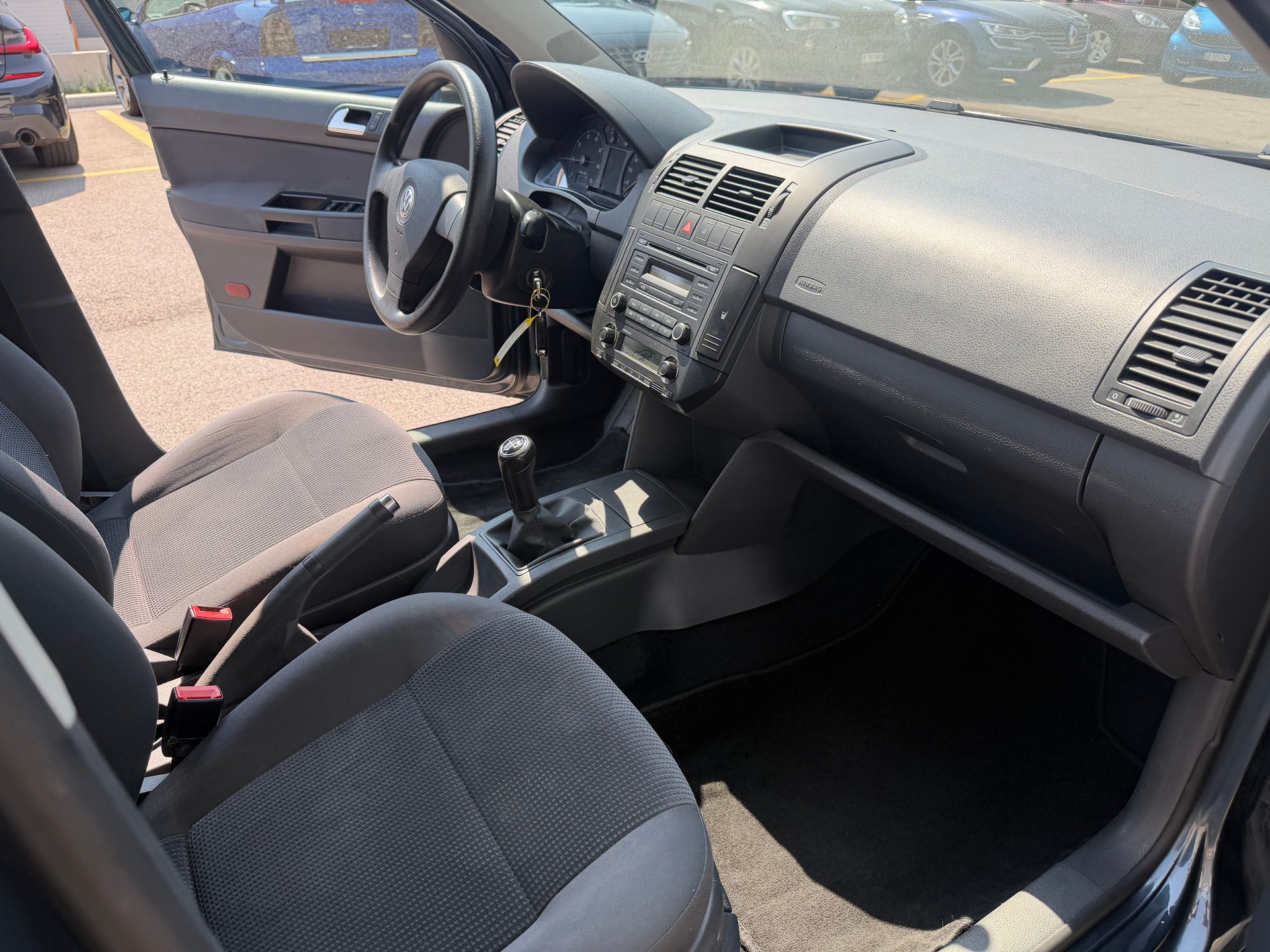 VW Polo 1.4 16V Trendline-image-13