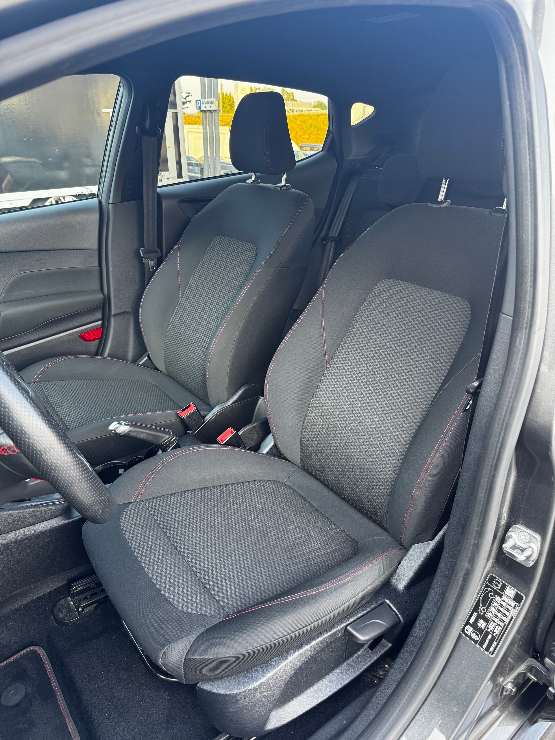 FORD Fiesta 1.0 SCTi ST Line-image-8