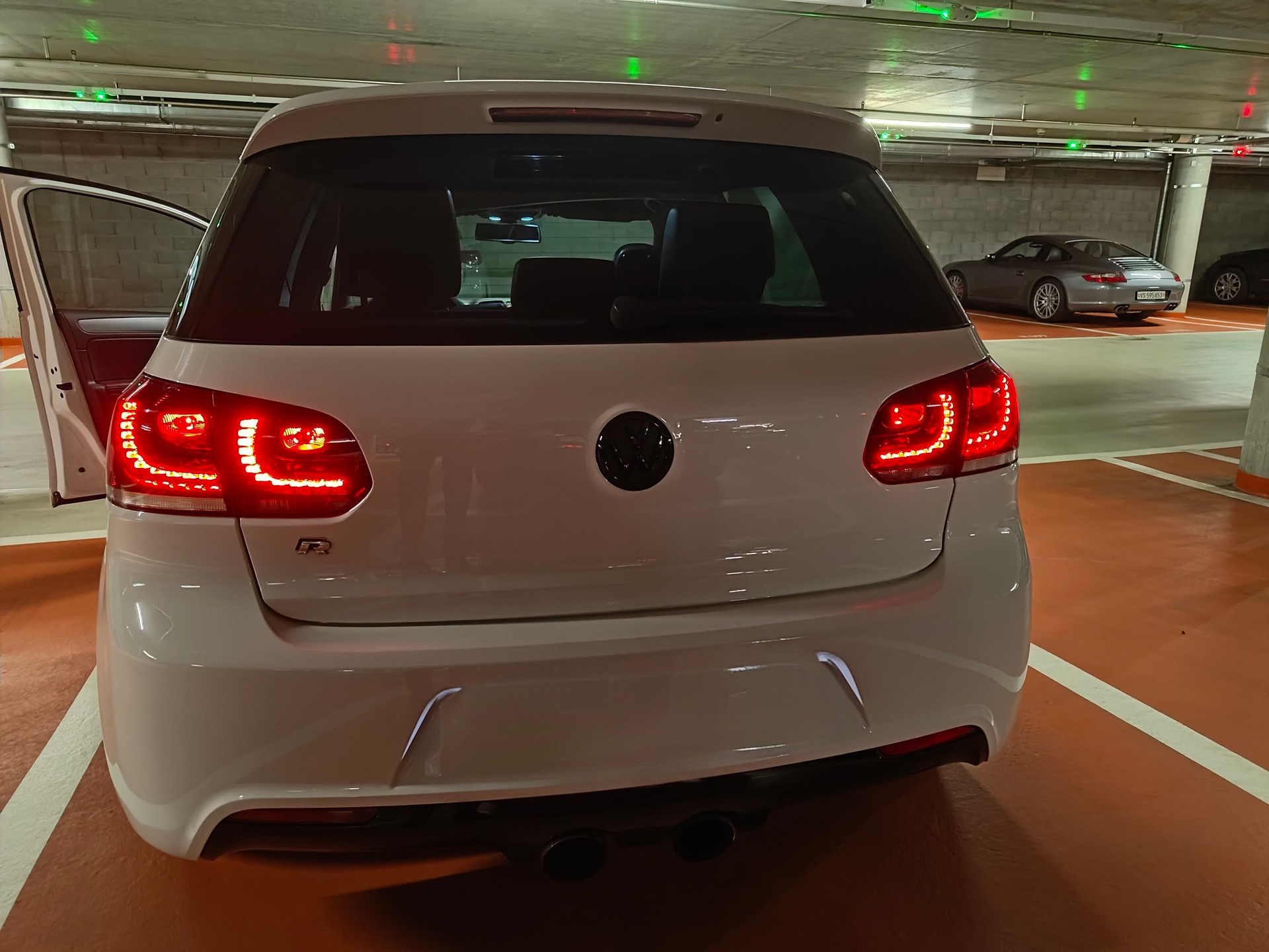 VW 2.0 TSI R 4motion-image-5