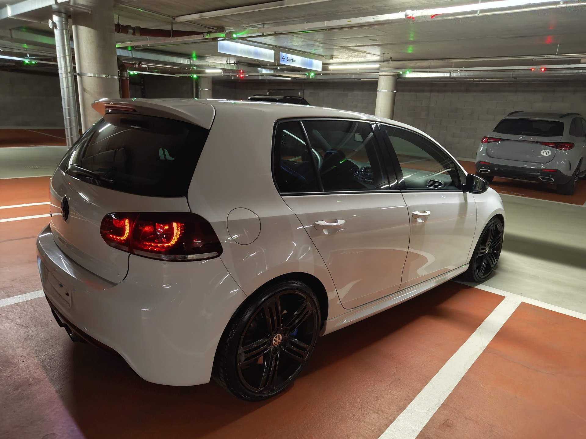 VW 2.0 TSI R 4motion-image-4