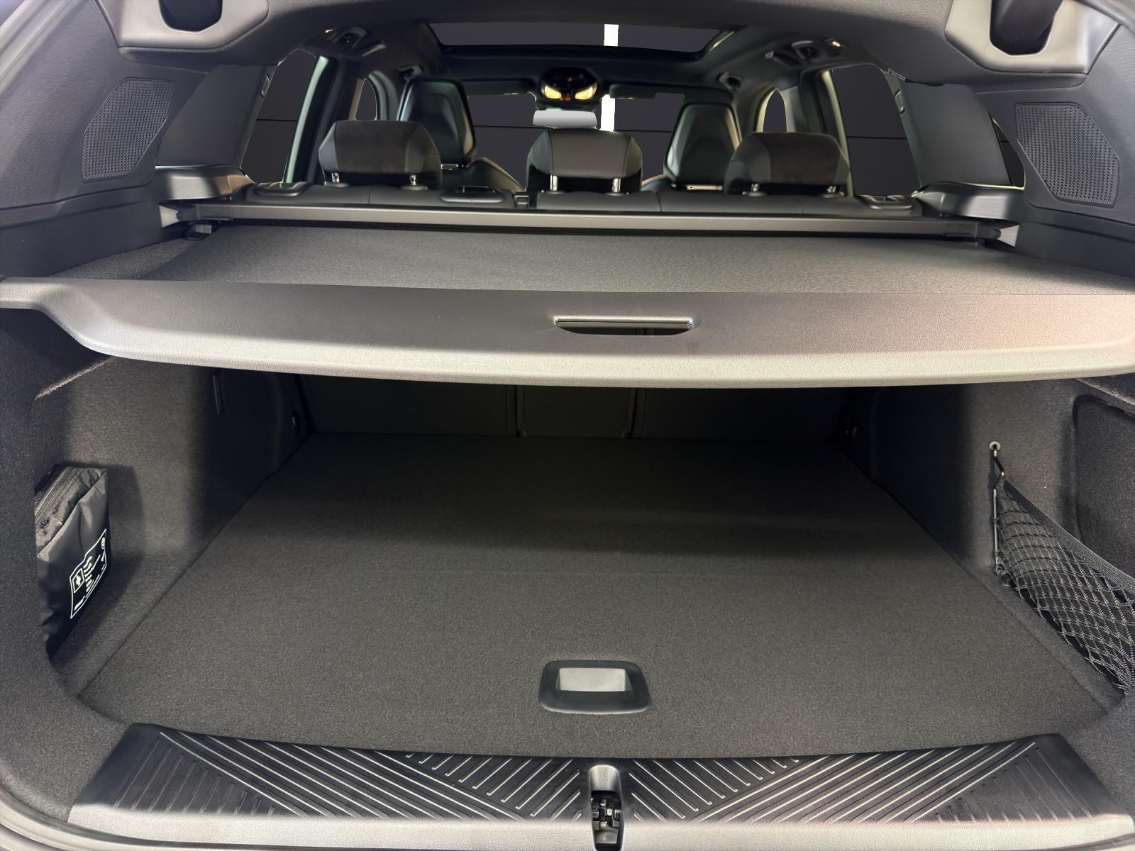 BMW X3 M50i-image-12