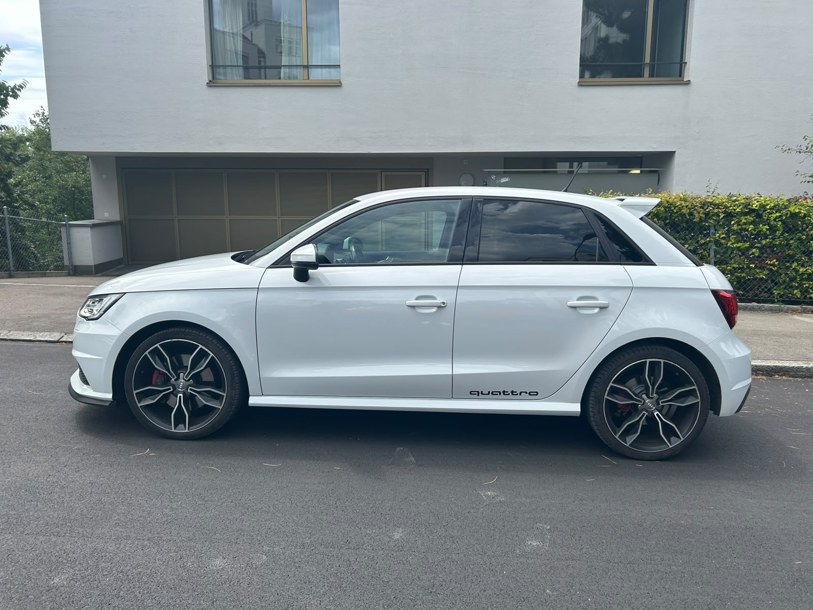 AUDI 2.0 TFSI quattro-image-2