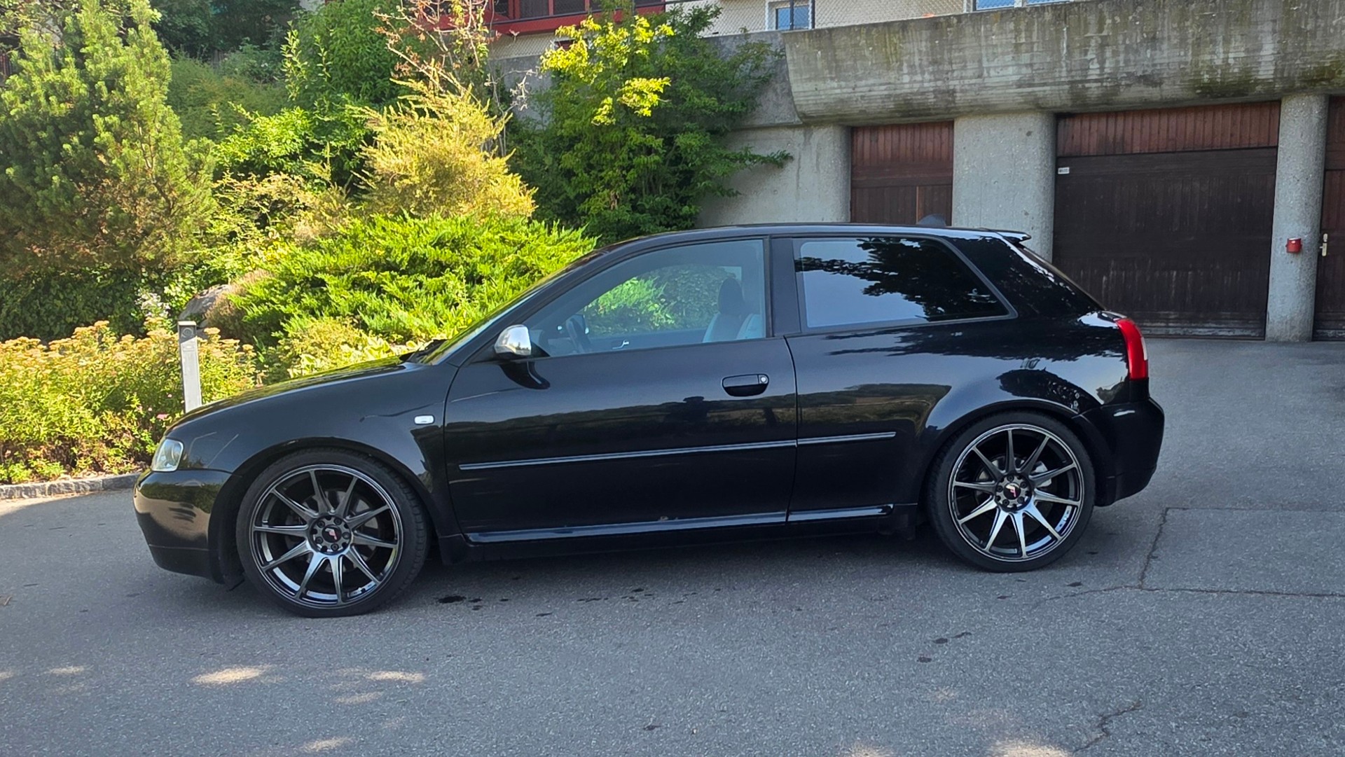 AUDI S3 quattro-image-4