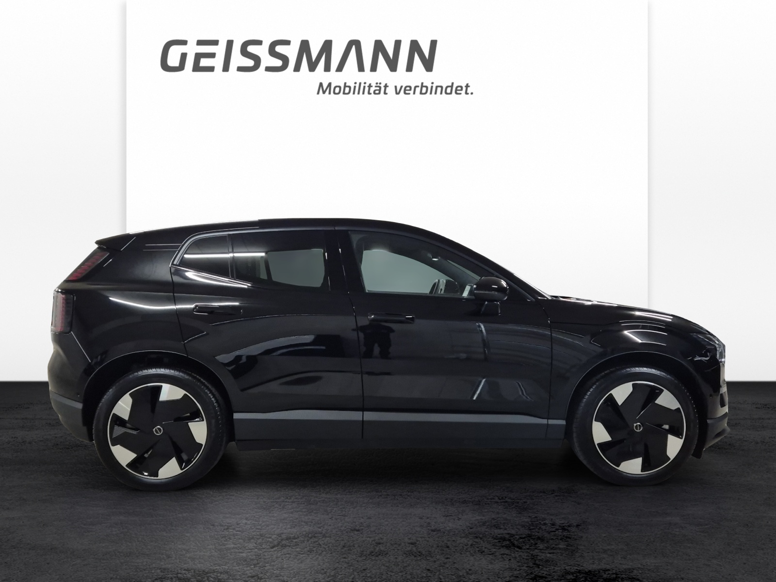 VOLVO EX30 E60 Twin Ultra Performance AWD-image-3