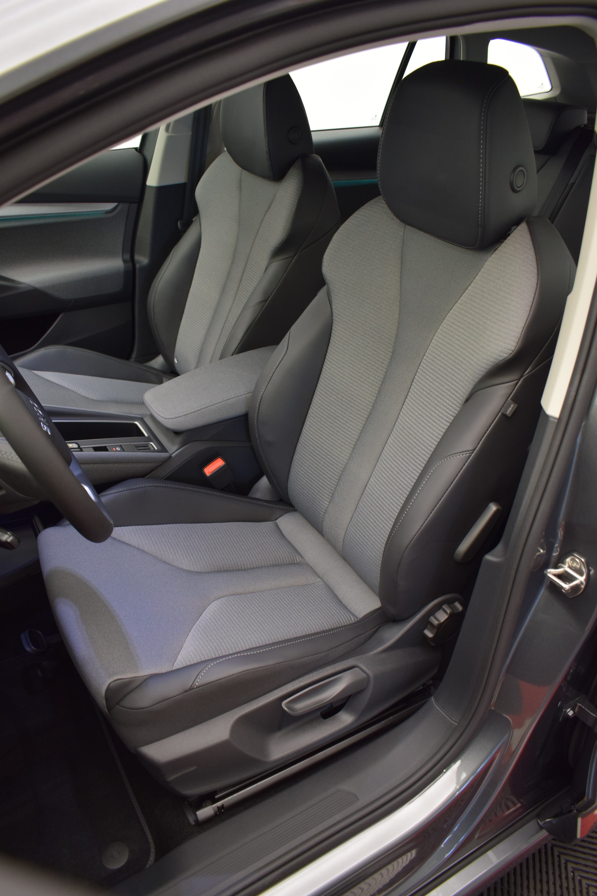 SKODA Enyaq 60 Essence-image-16