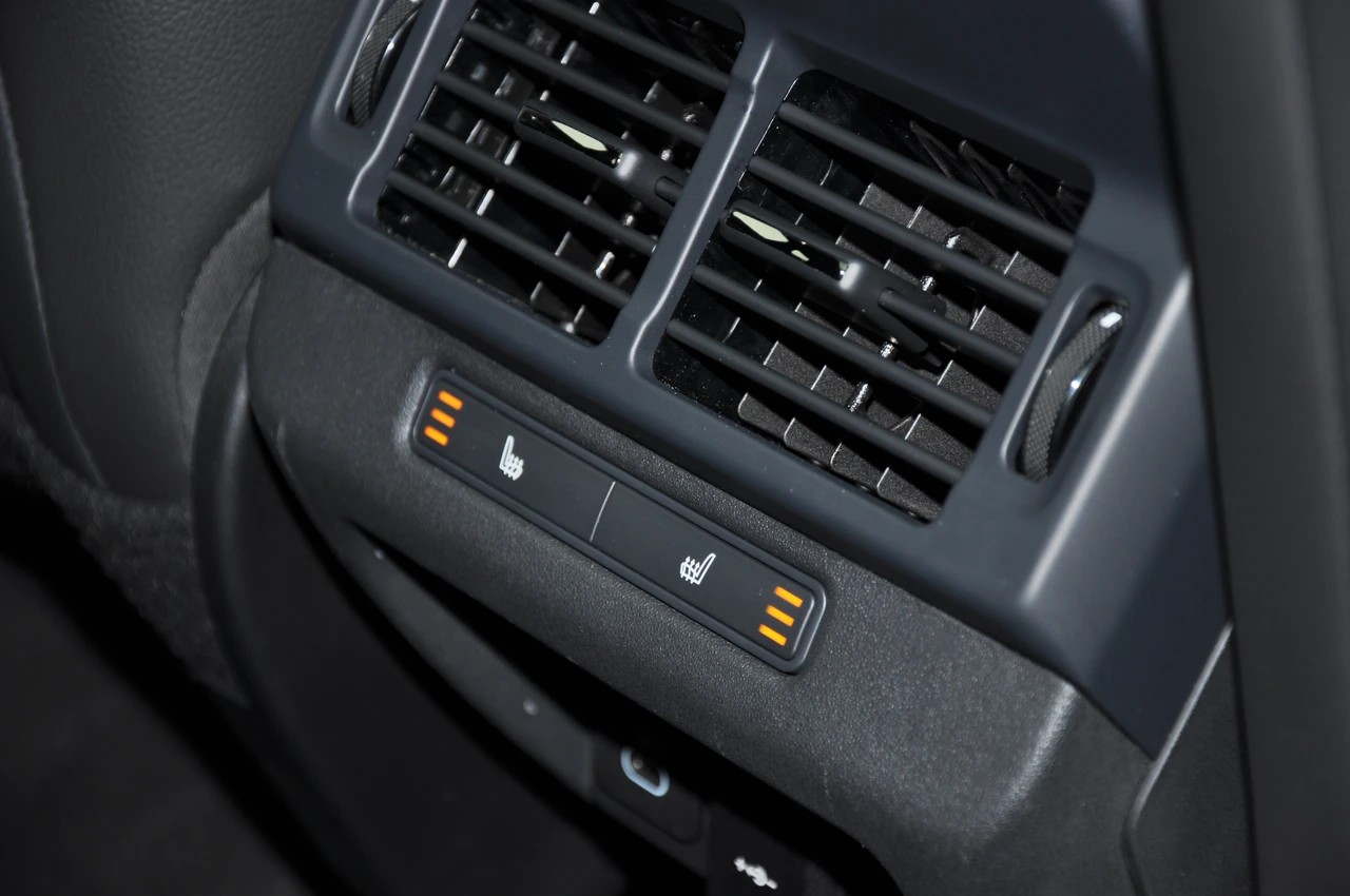 LAND ROVER Range Rover Evoque R-Dynamic D 200 MHEV SE AT9-image-21