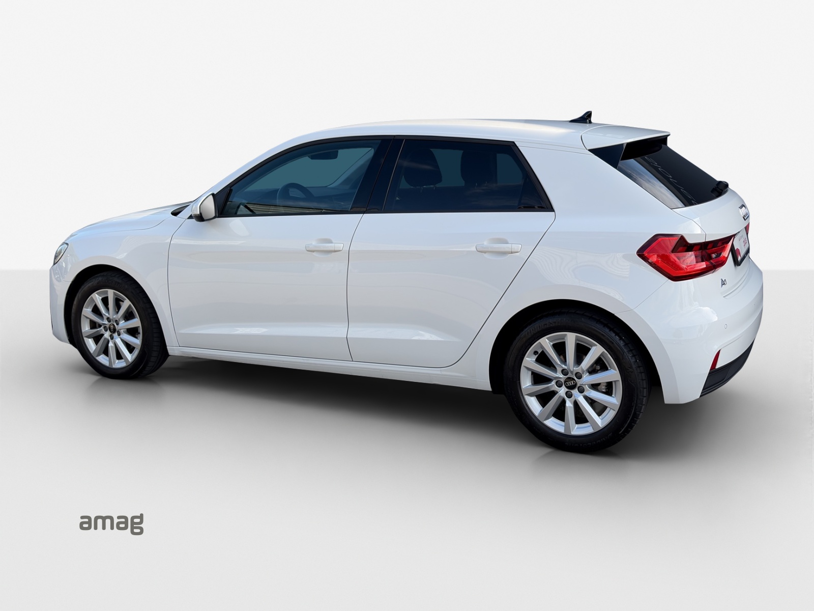 AUDI A1 Sportback 30 TFSI Attraction-image-2