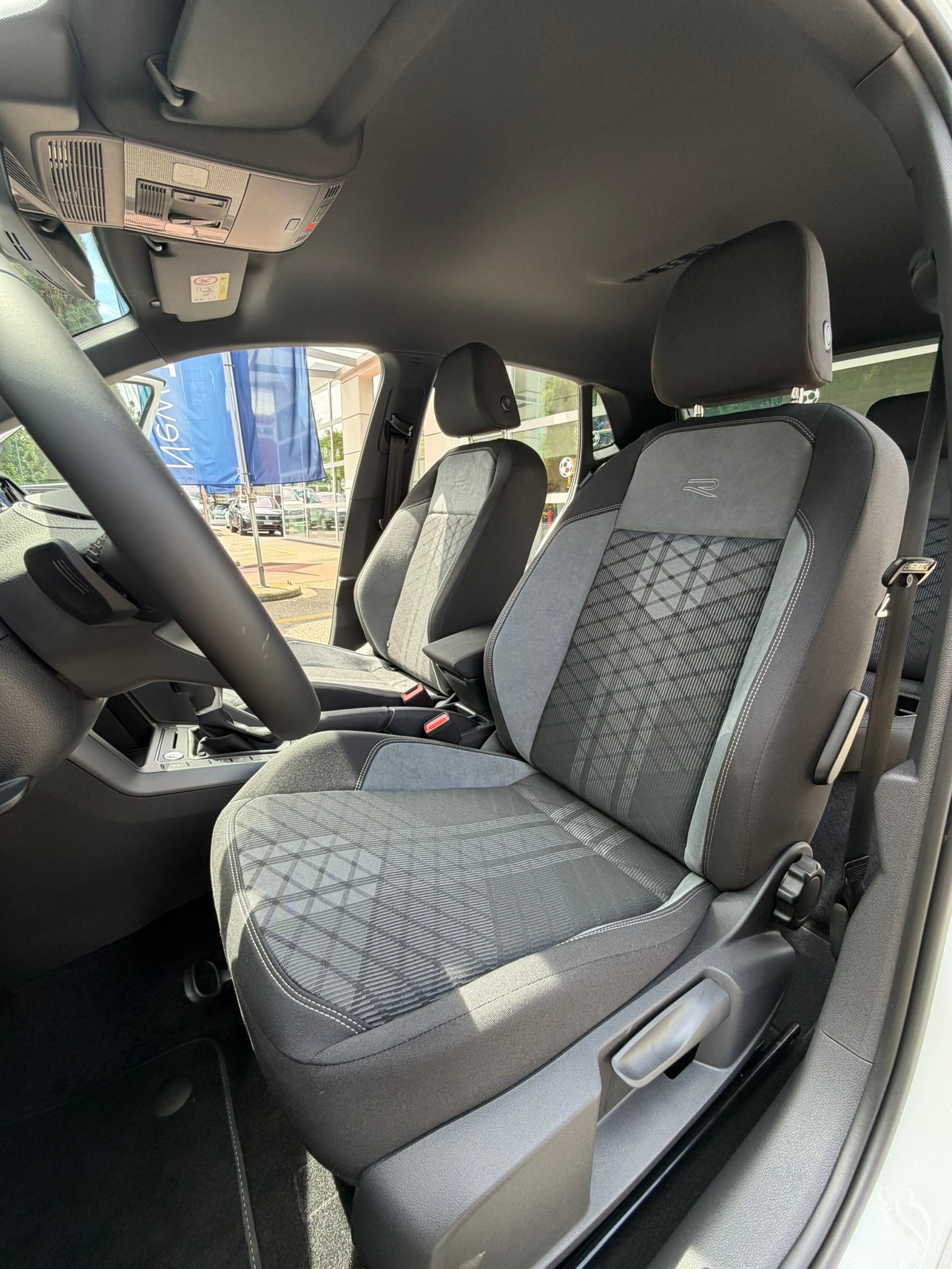 VW Polo 1.0 TSI R-Line United DSG-image-11