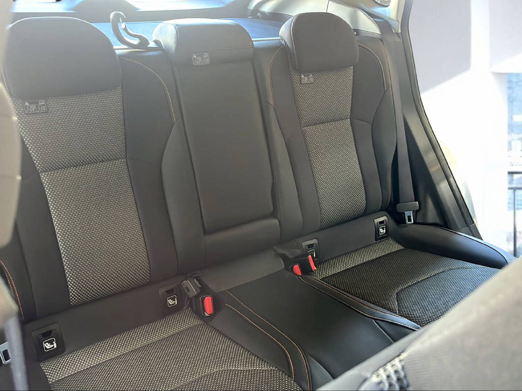 SUBARU XV 1.6i Swiss Plus-image-10