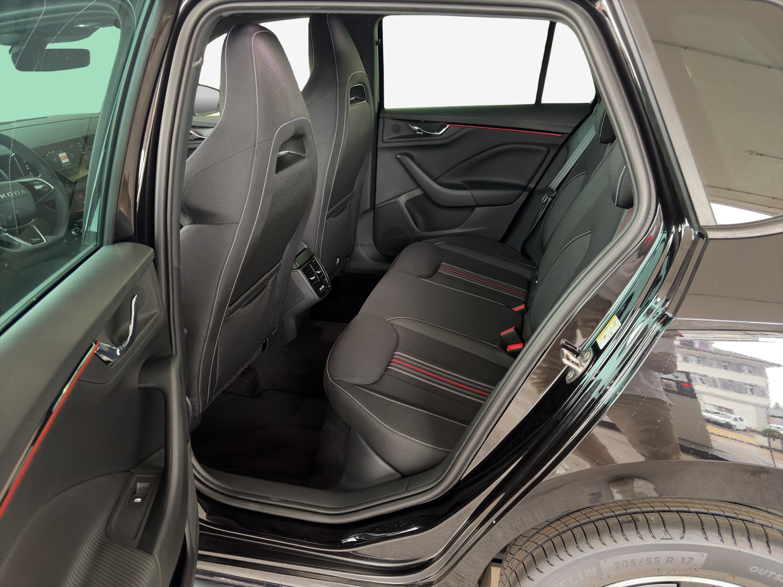 SKODA Kamiq 1.0 TSI Monte Carlo DSG-image-11
