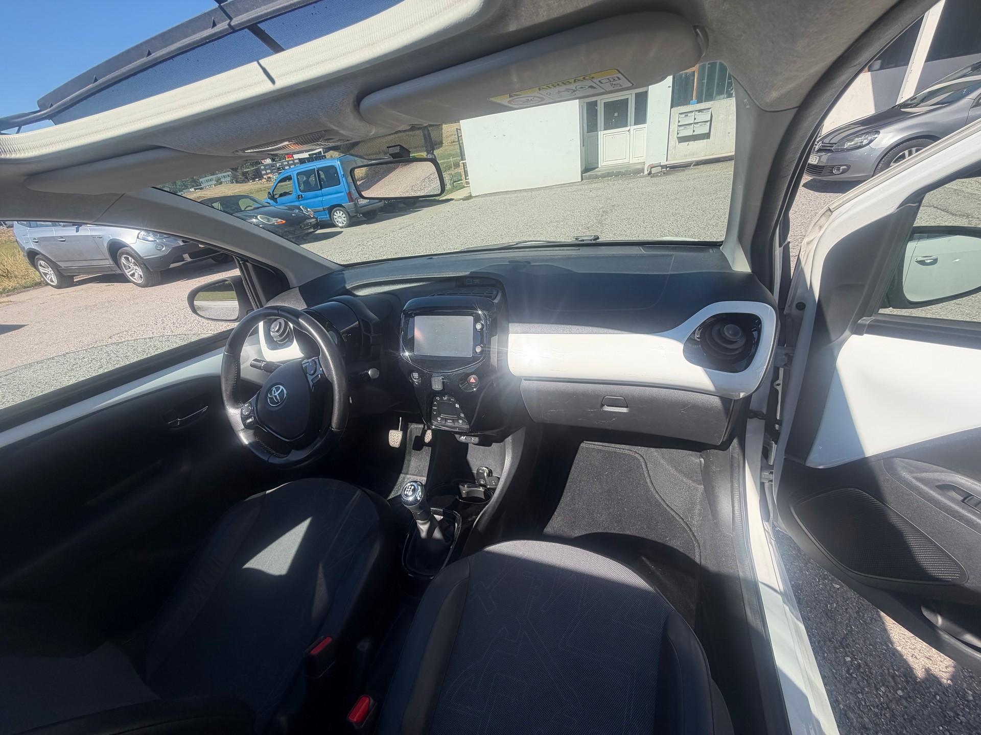 TOYOTA Aygo 1.0 VVT-i x-wave-image-8