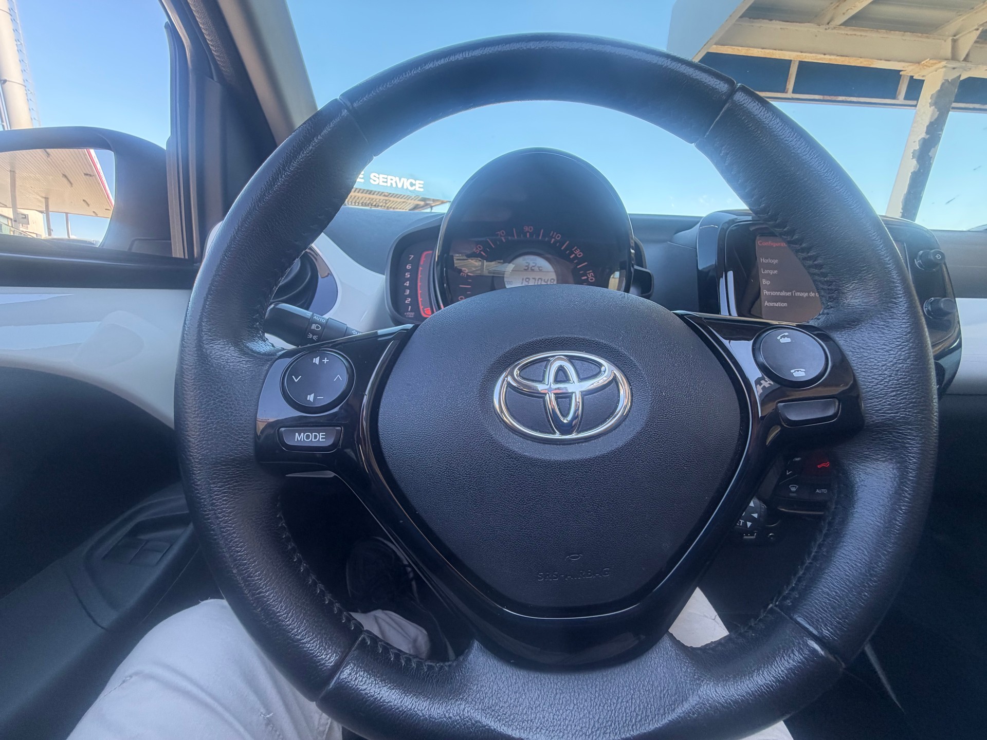 TOYOTA Aygo 1.0 VVT-i x-wave-image-11