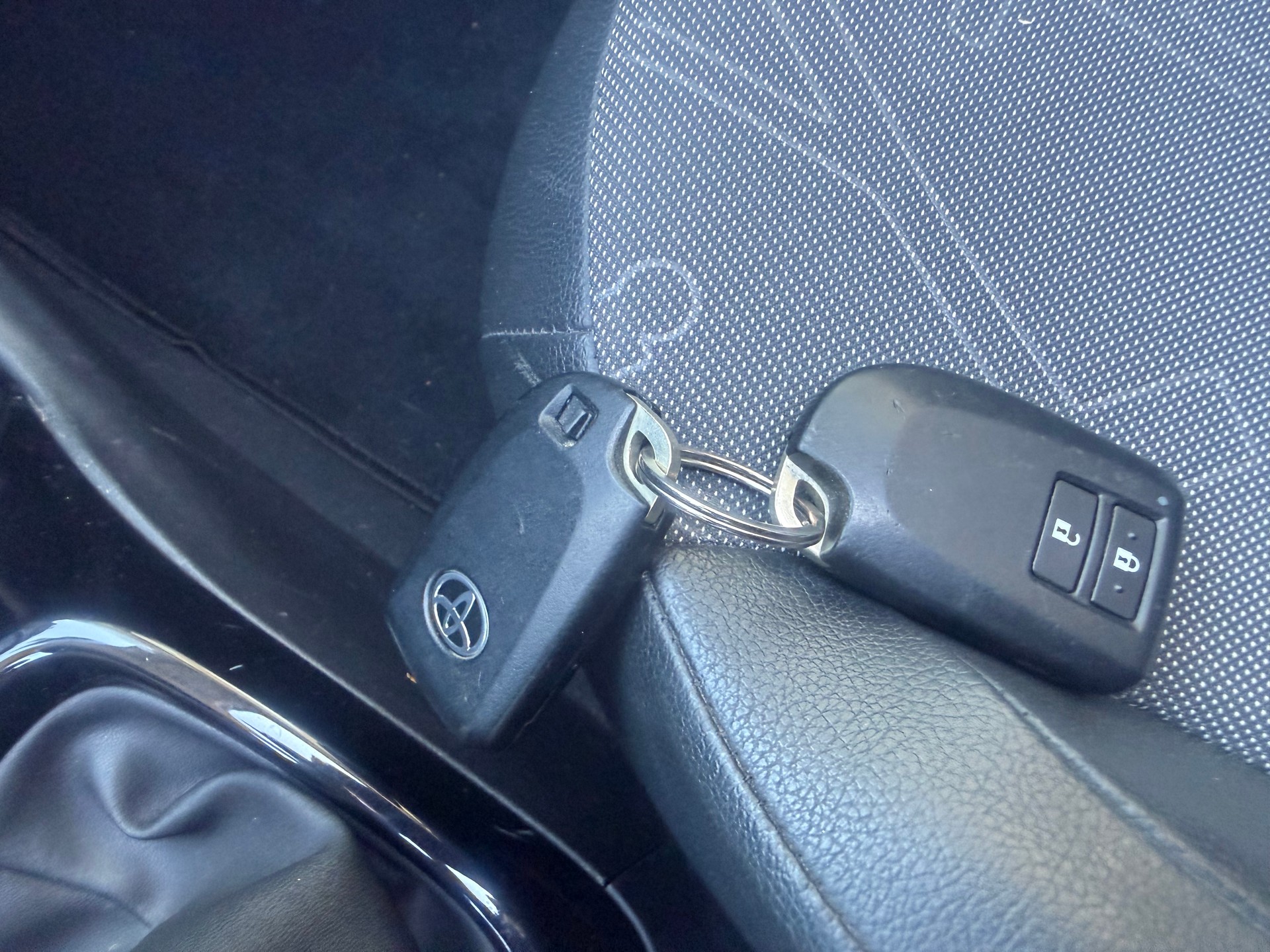 TOYOTA Aygo 1.0 VVT-i x-wave-image-12
