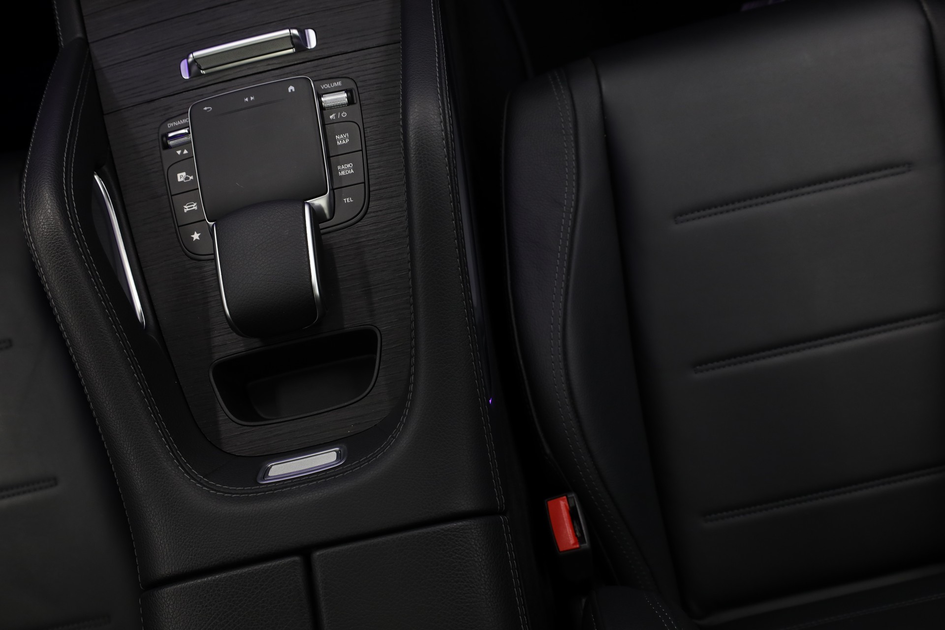 MERCEDES-BENZ GLE 350 de AMG Line 4matic-image-18