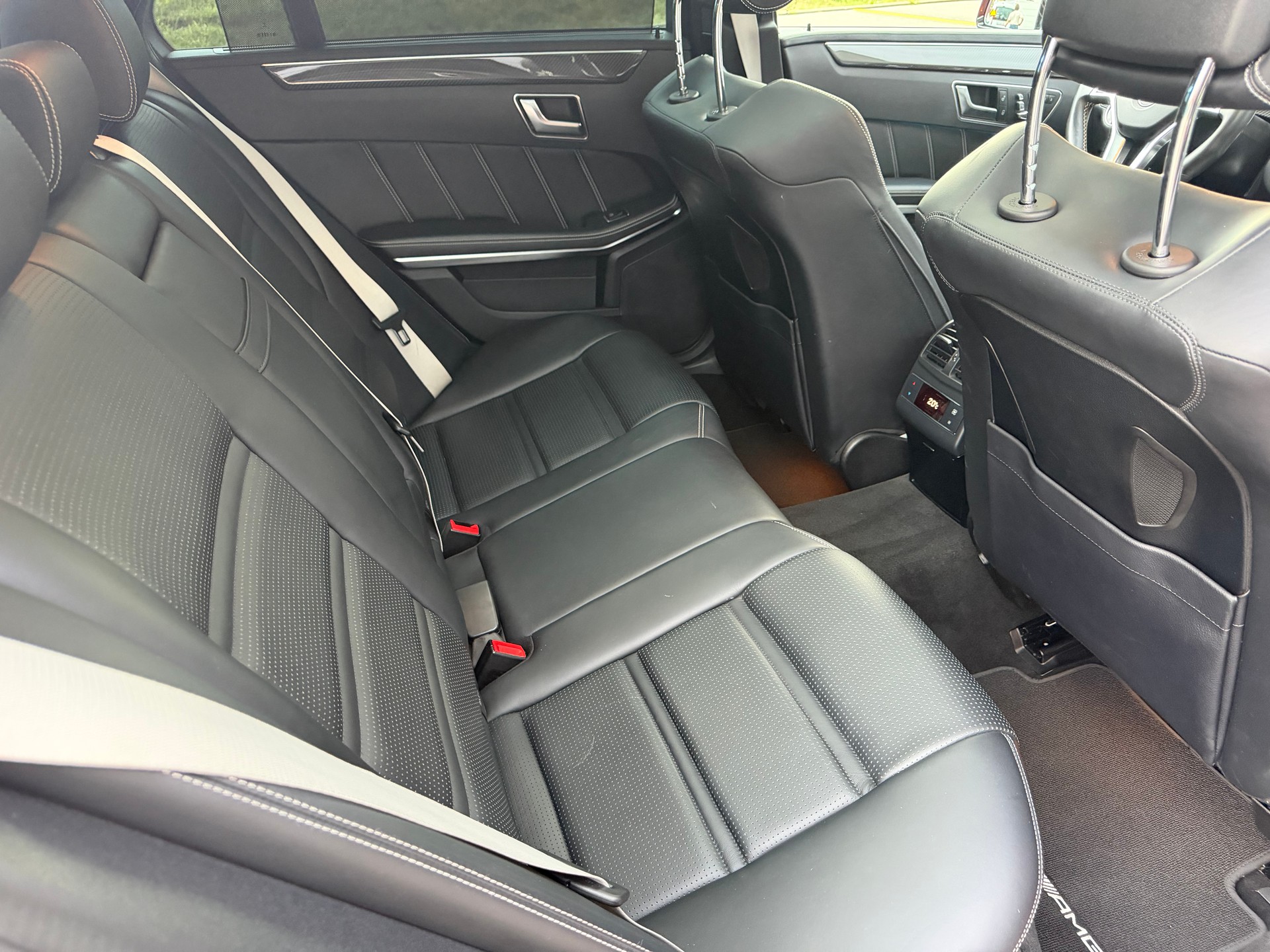 MERCEDES-BENZ E 63 AMG S 4Matic Speedshift-image-21