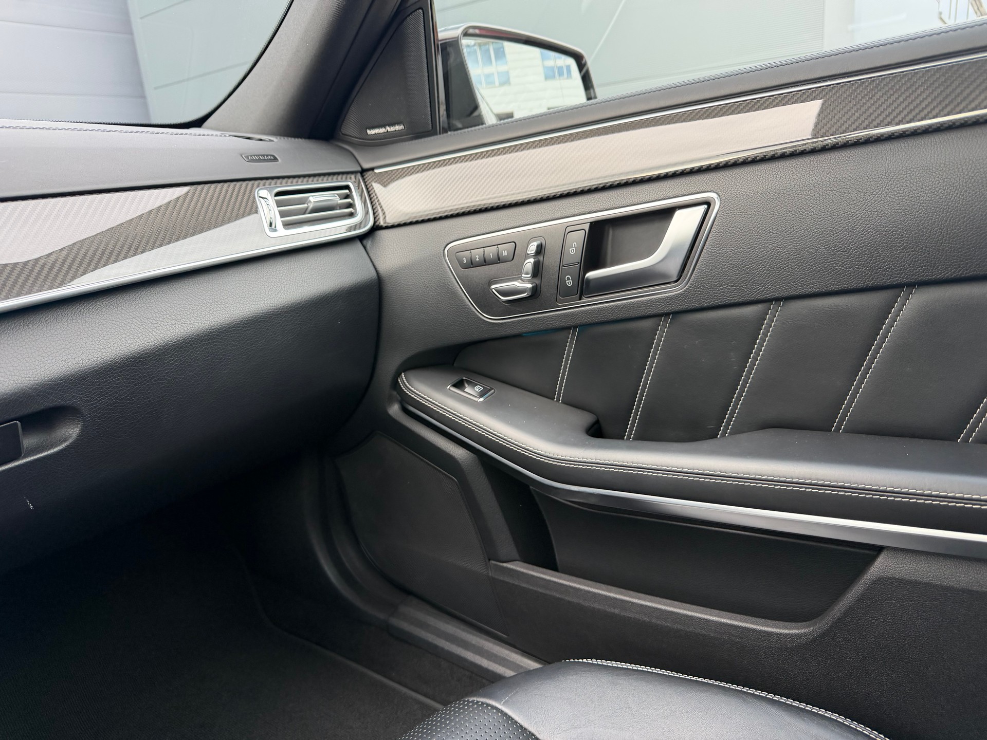 MERCEDES-BENZ E 63 AMG S 4Matic Speedshift-image-19