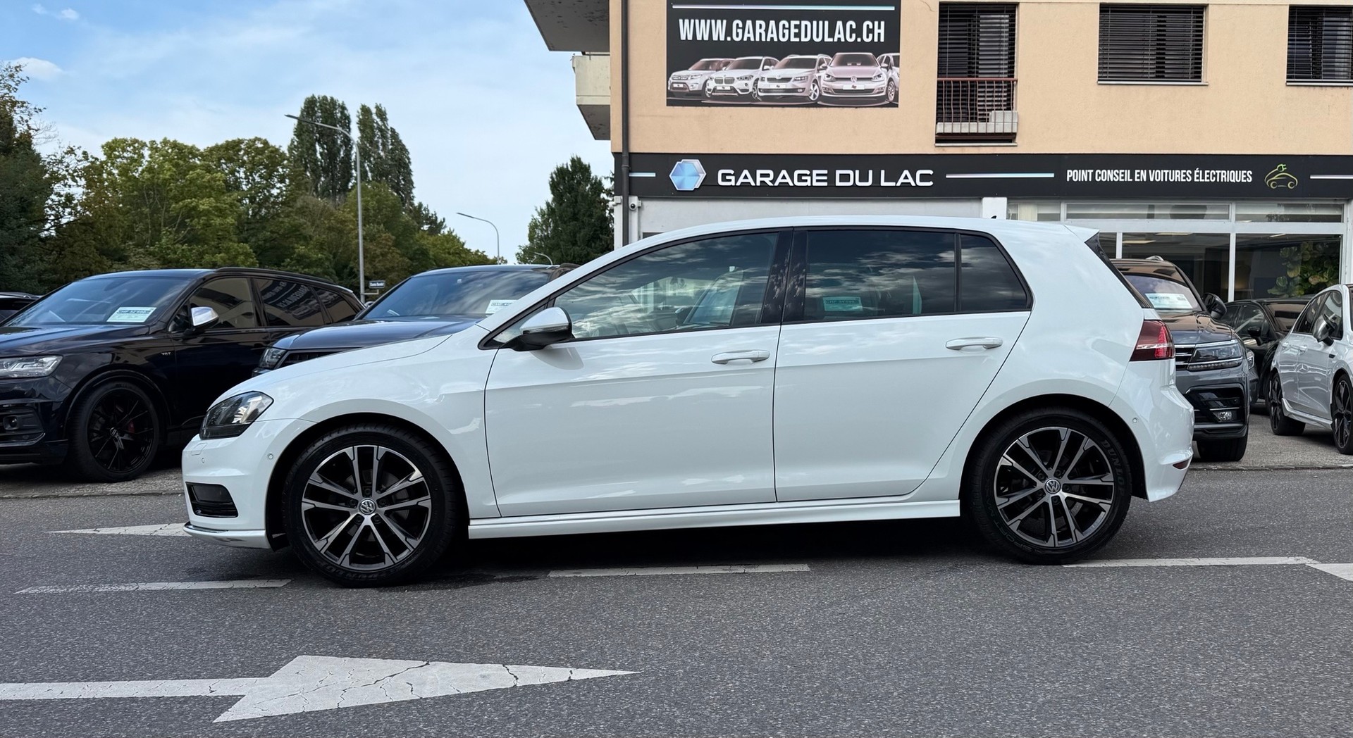 VW Golf 1.2 TSI Lounge R-Line DSG-image-7