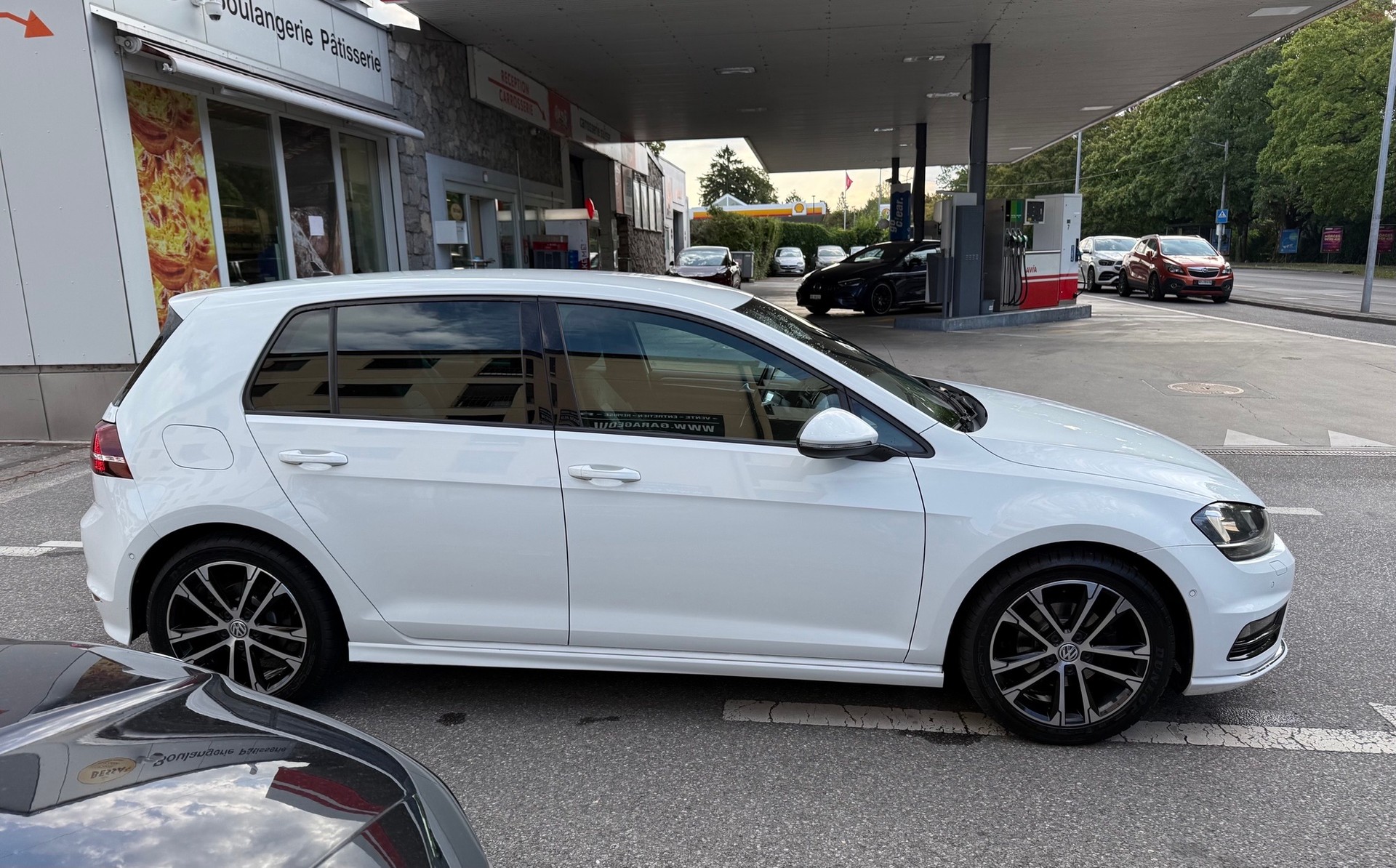 VW Golf 1.2 TSI Lounge R-Line DSG-image-3
