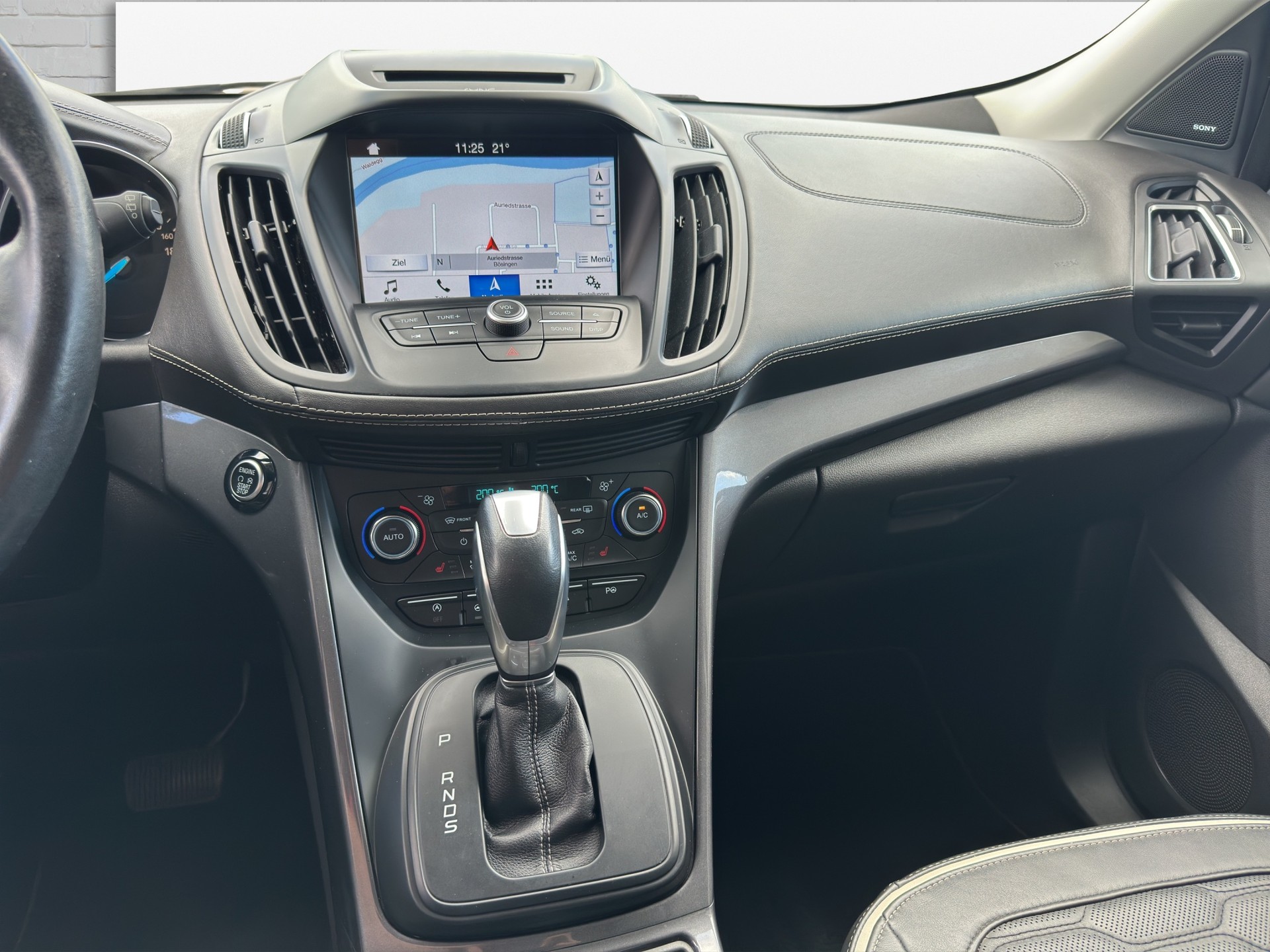 FORD Kuga 2.0 TDCi Vignale 4WD PowerShift-image-9