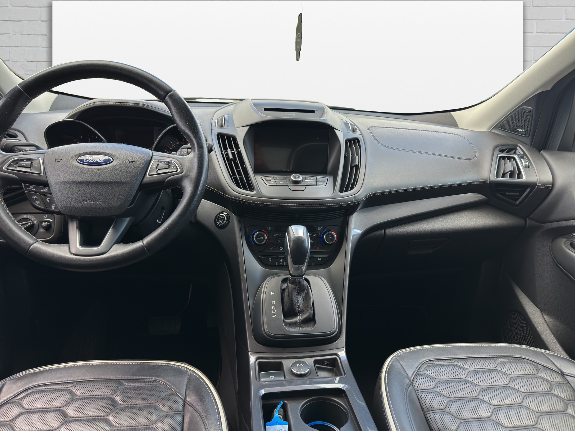 FORD Kuga 2.0 TDCi Vignale 4WD PowerShift-image-8